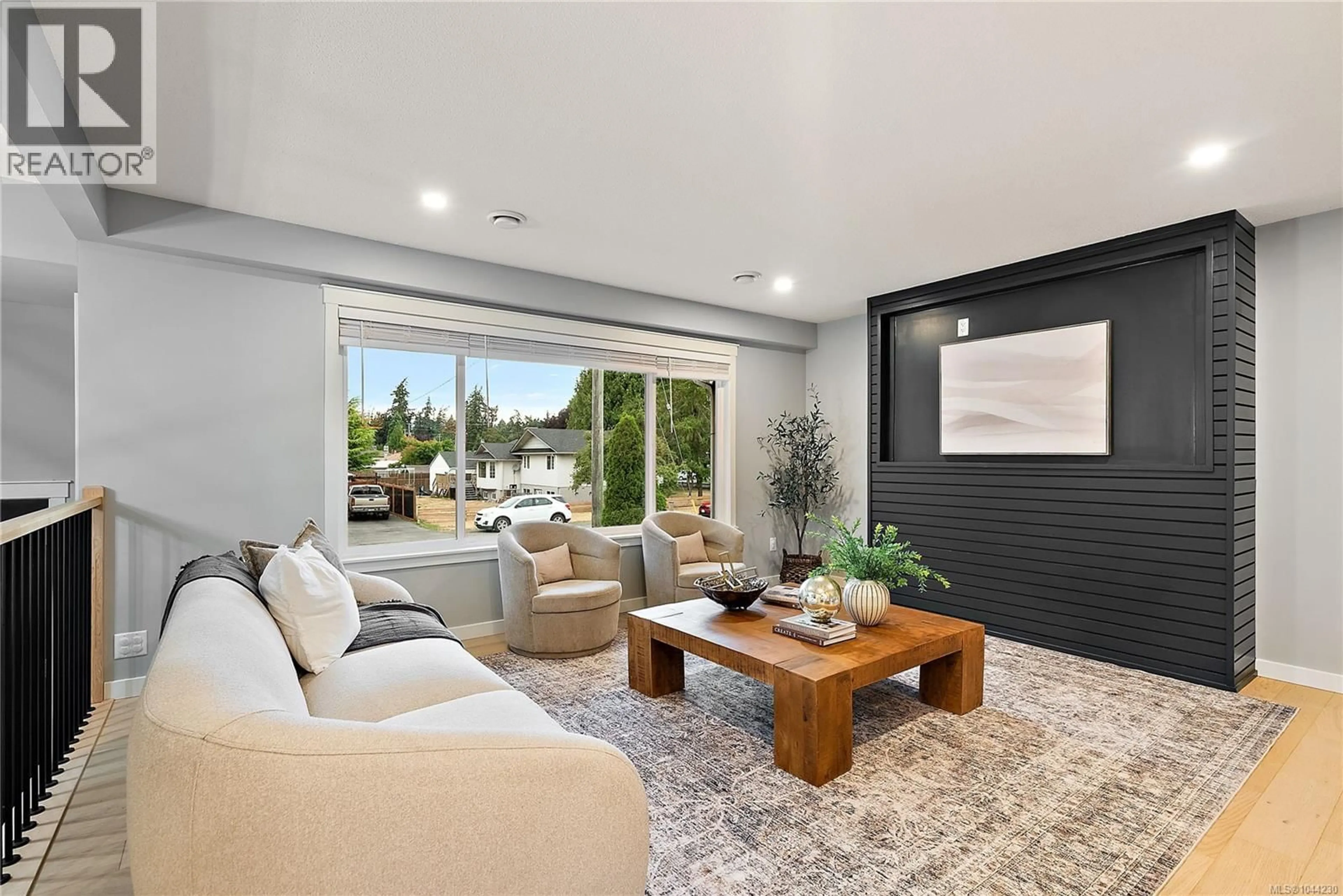 Living room with furniture, unknown for 3053 JENNER ROAD, Colwood British Columbia V9C1N3