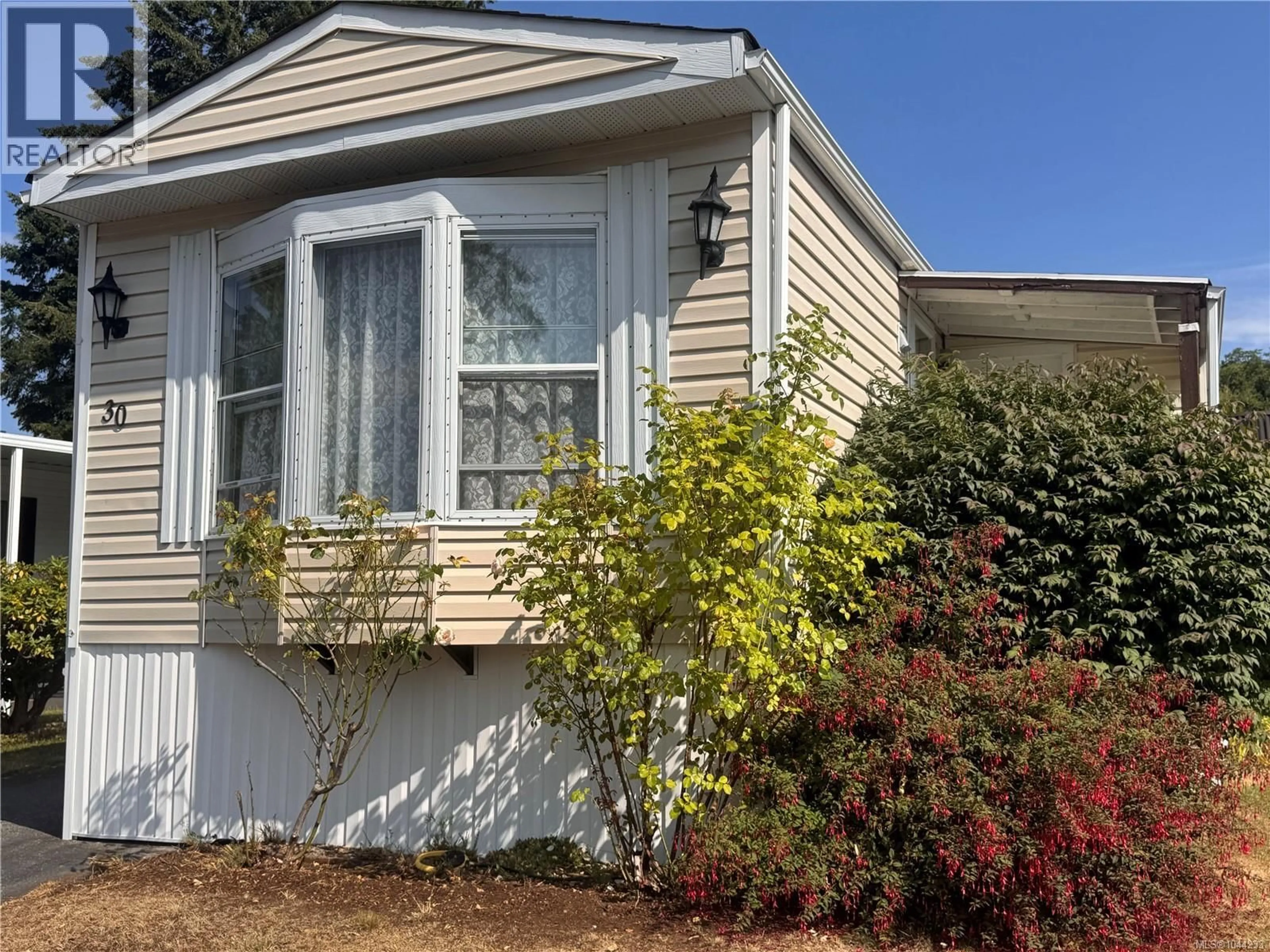 Home with vinyl exterior material, street for 30 - 5854 TURNER ROAD, Nanaimo British Columbia V9T2N6