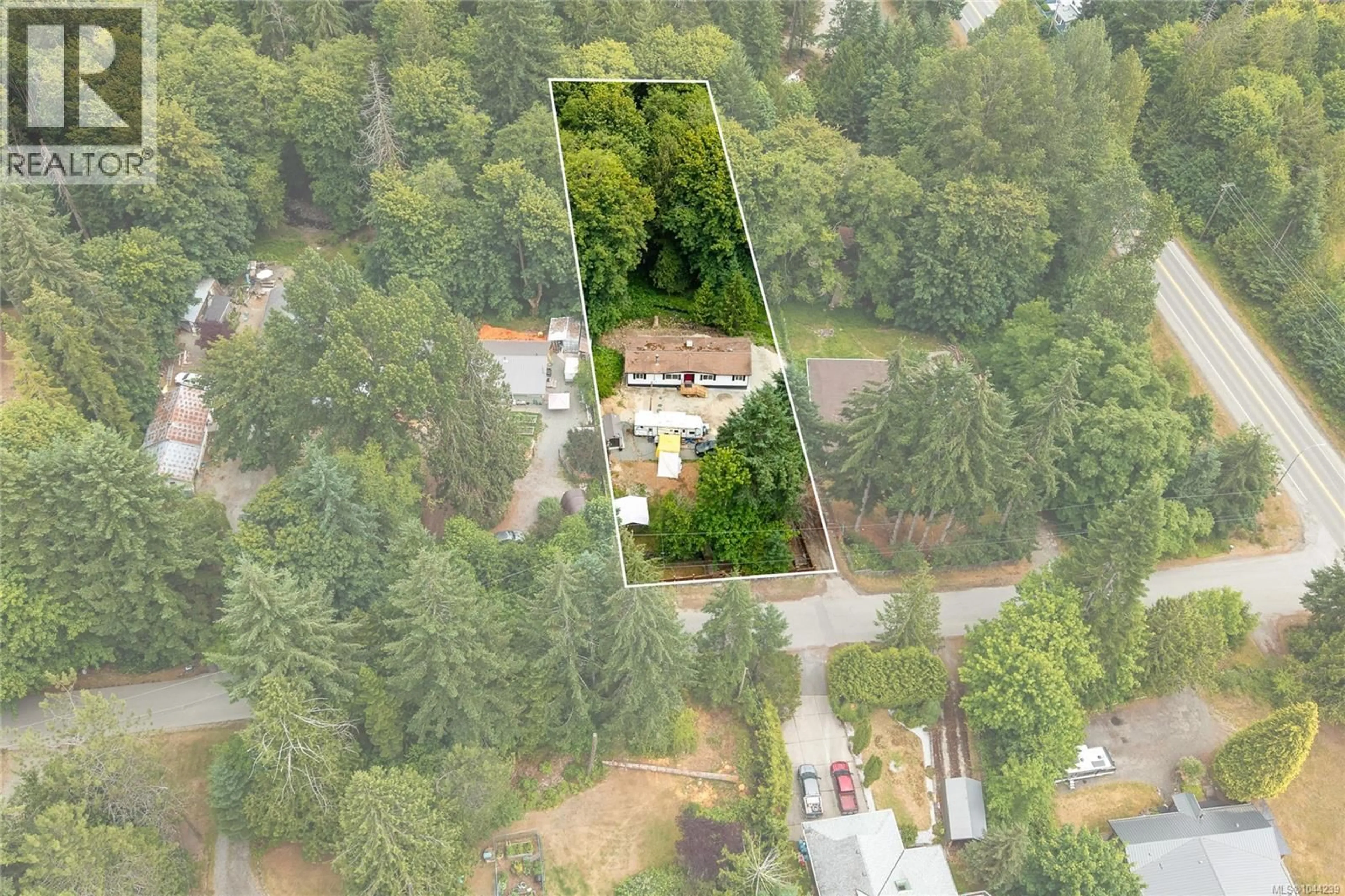 A pic from outside/outdoor area/front of a property/back of a property/a pic from drone, unknown for 7353 NEVA ROAD, Lake Cowichan British Columbia V0R2G0