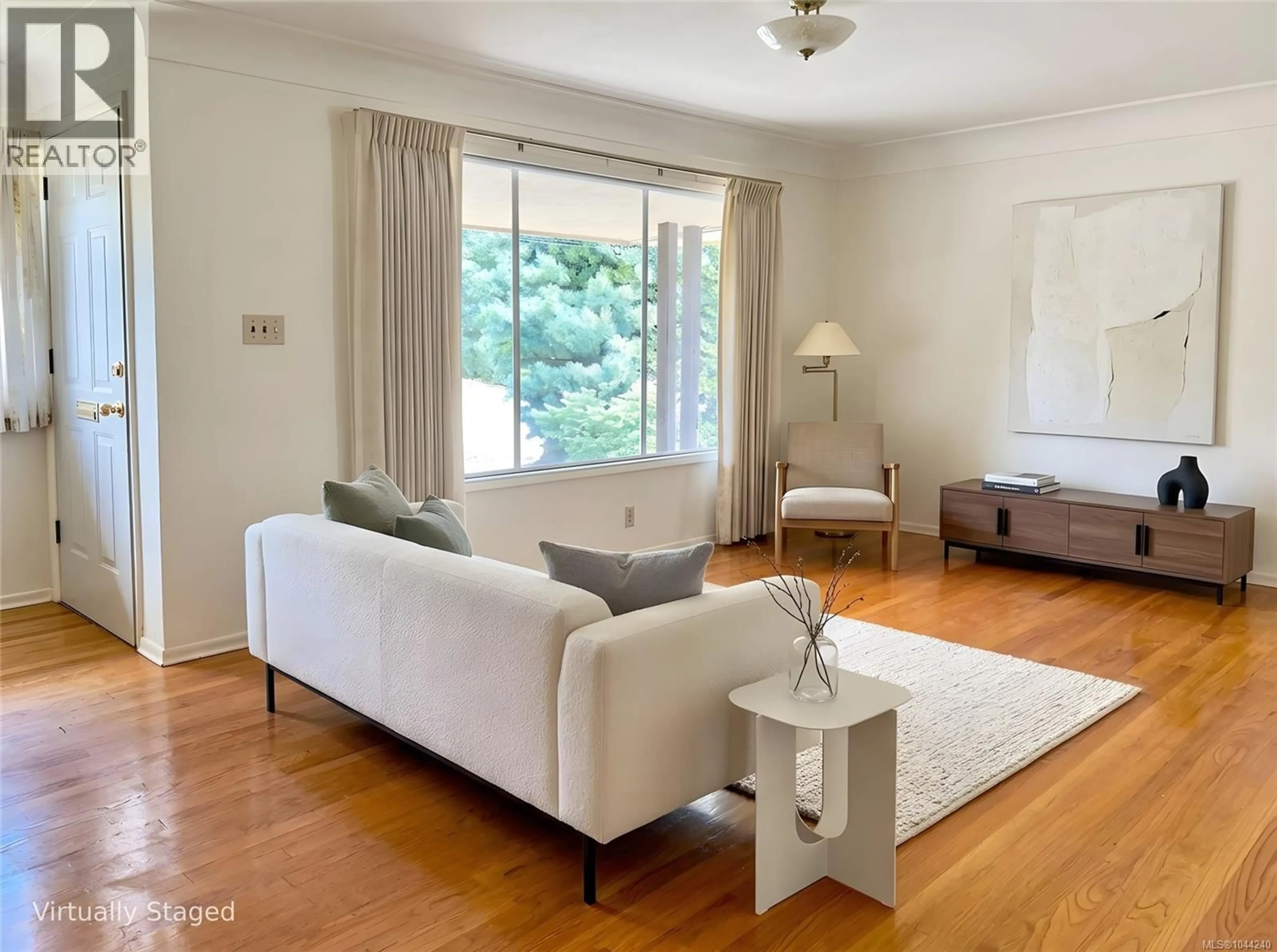 Living room with furniture, unknown for 1071 LODGE AVENUE, Saanich British Columbia V8X3B2