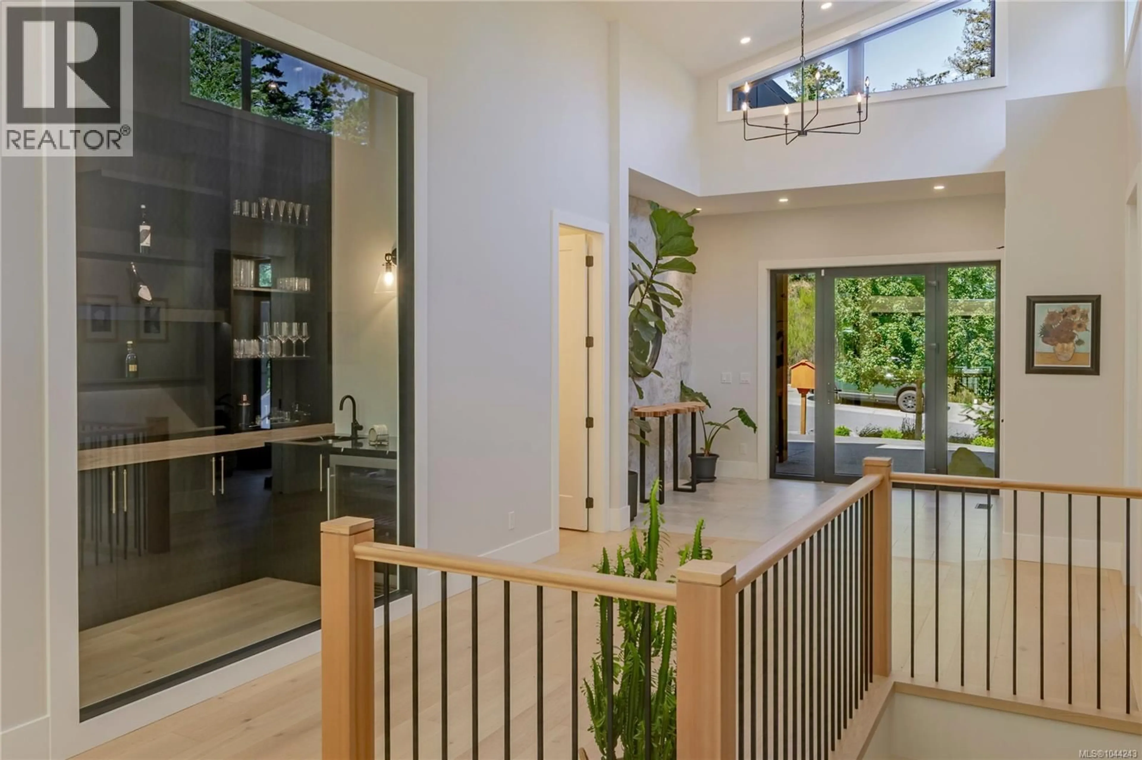 Indoor foyer for 613 MEDALIST AVENUE, Colwood British Columbia V9C0R7