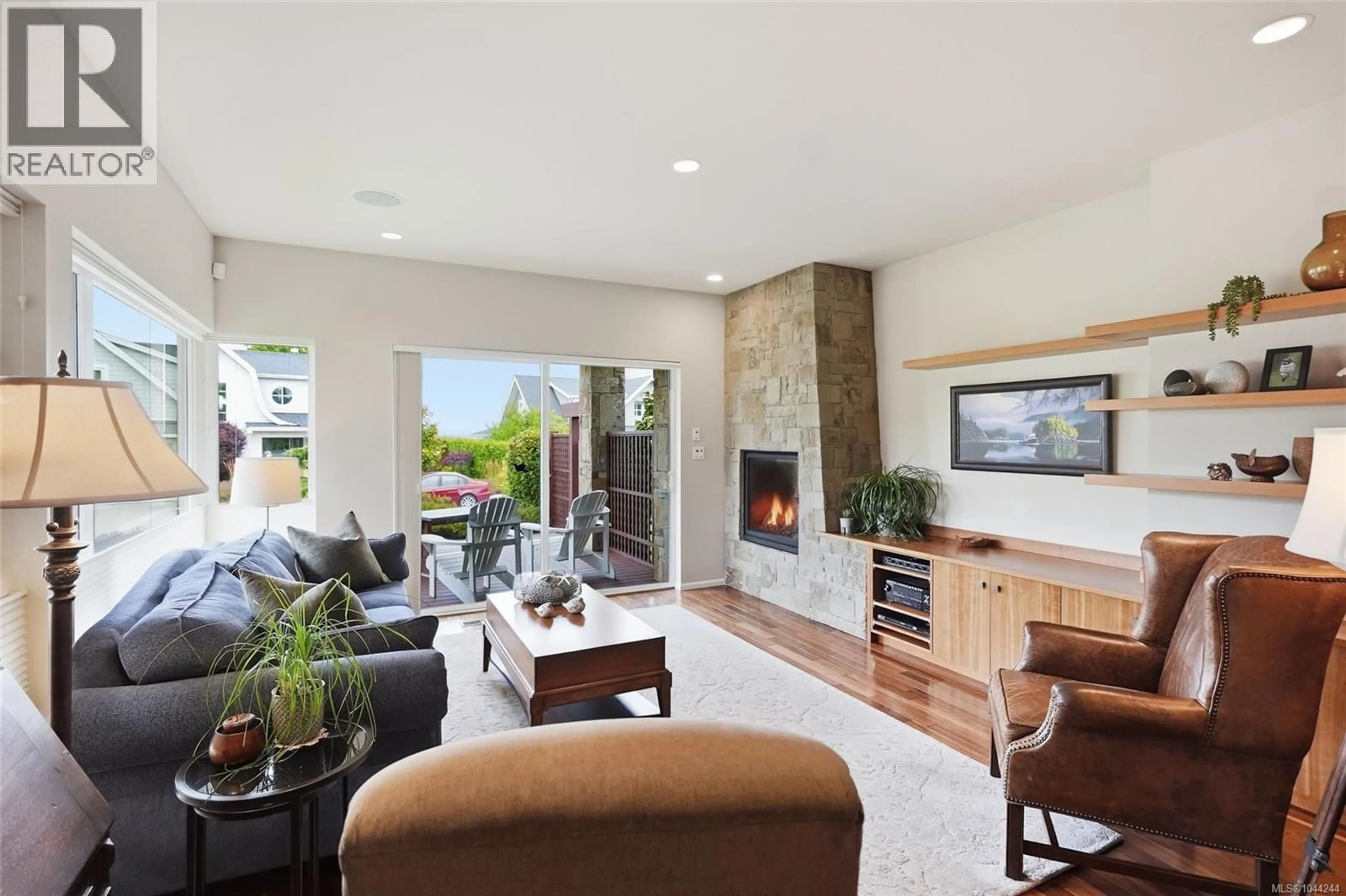 Living room with furniture, unknown for 880 BLUFFS DRIVE, Qualicum Beach British Columbia V9K0A2