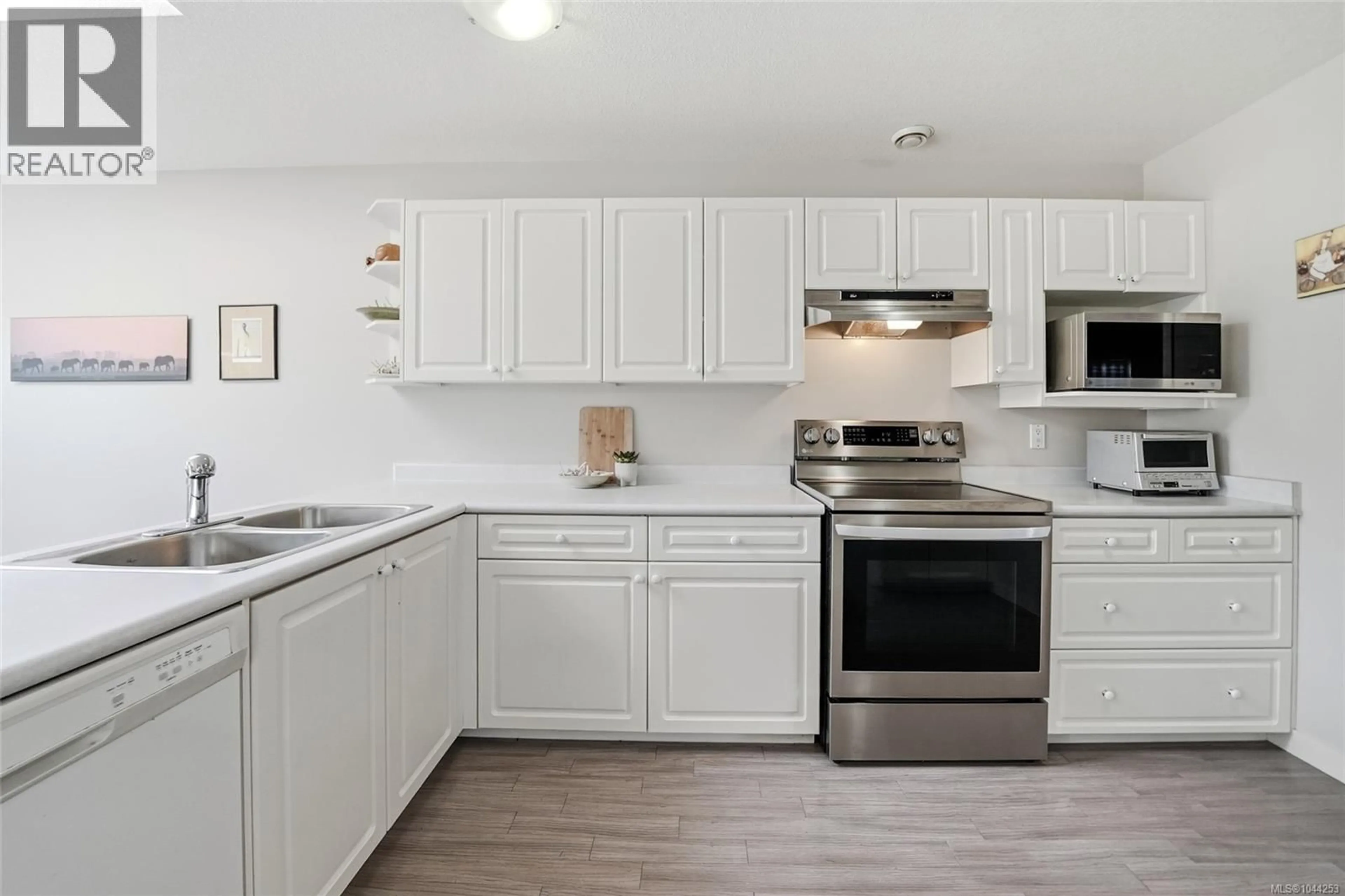Standard kitchen, unknown for 85 MAGNOLIA DRIVE, Parksville British Columbia V9P2P6