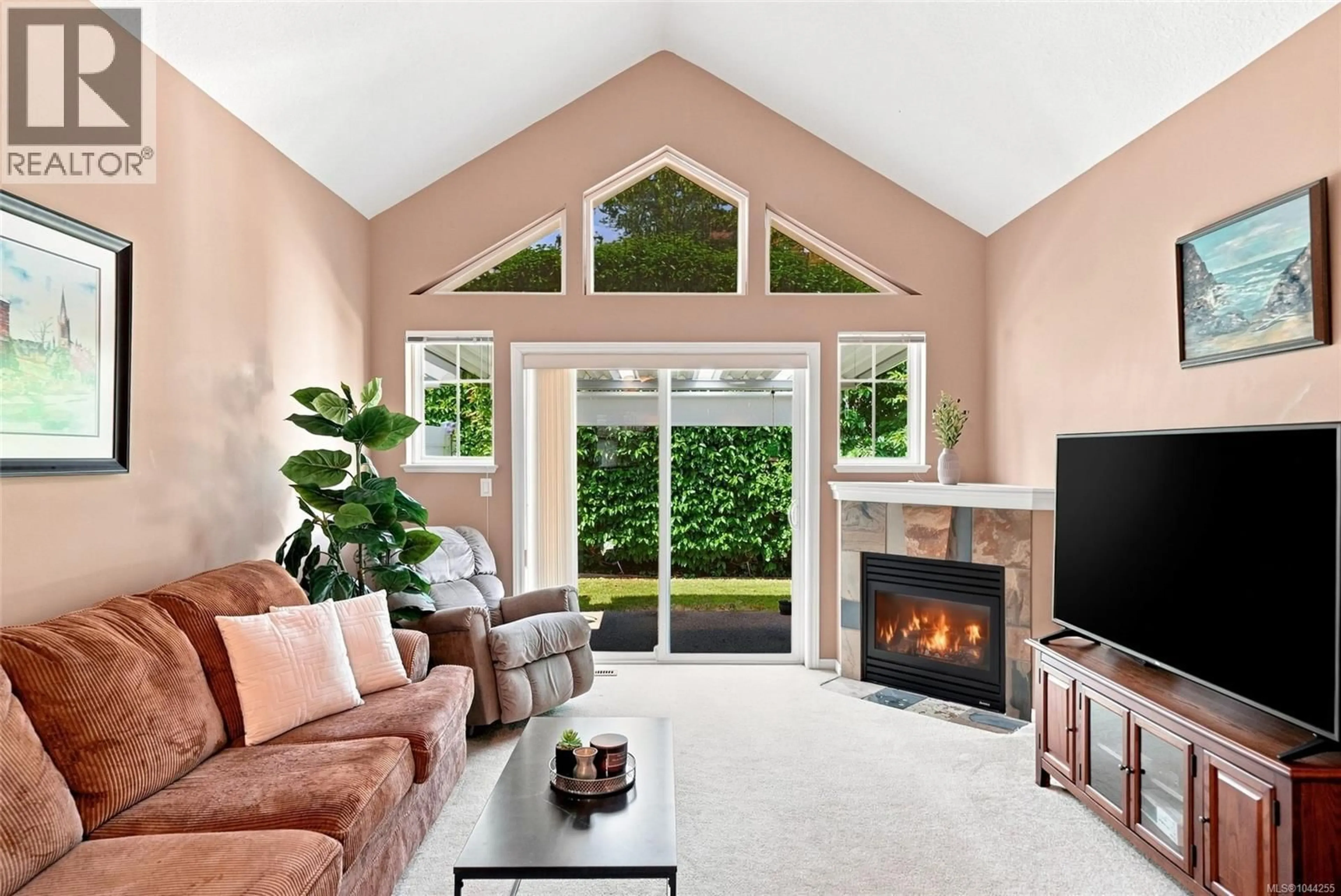 Living room with furniture, unknown for 17 - 631 BLENKIN AVENUE, Parksville British Columbia V9P2Z4