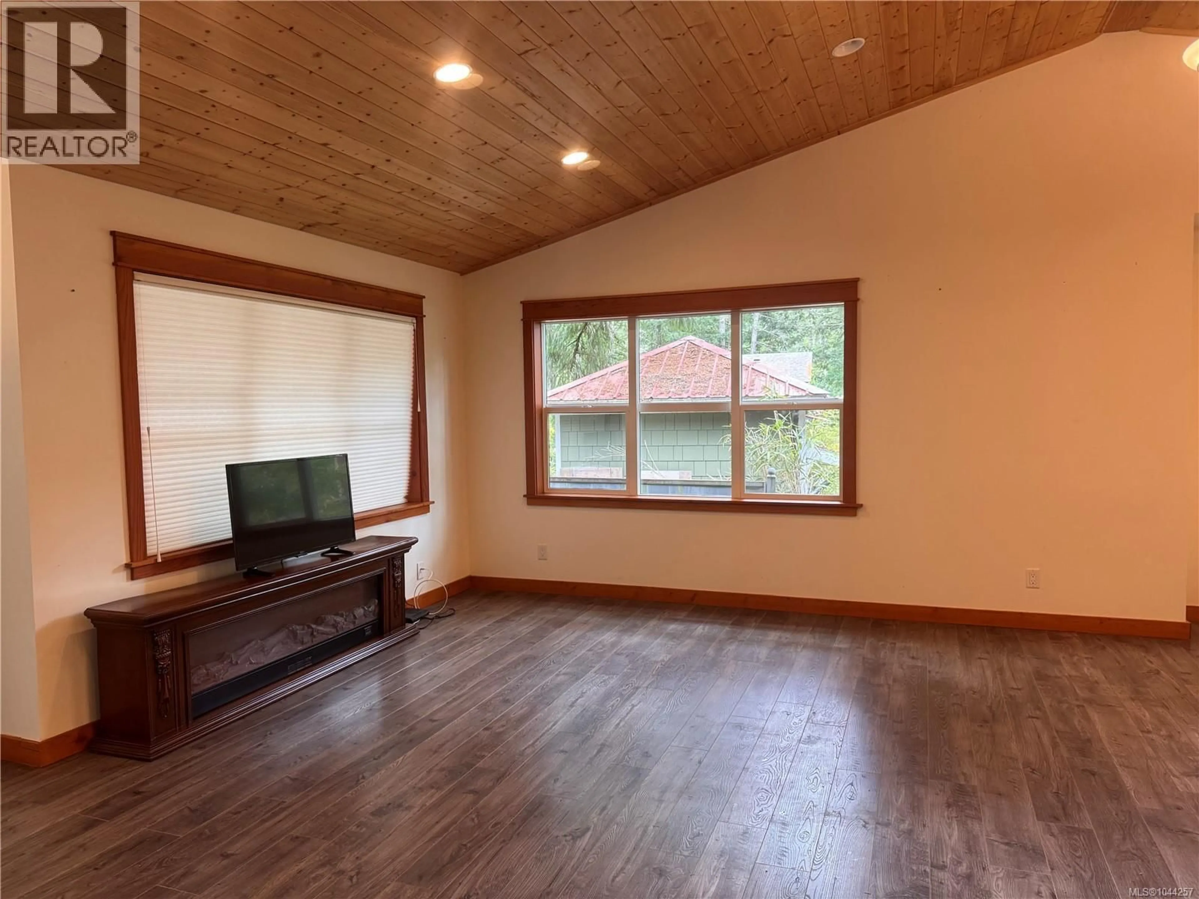 A pic of a room for 685 ROLLO ROAD, Gabriola Island British Columbia V0R1X3