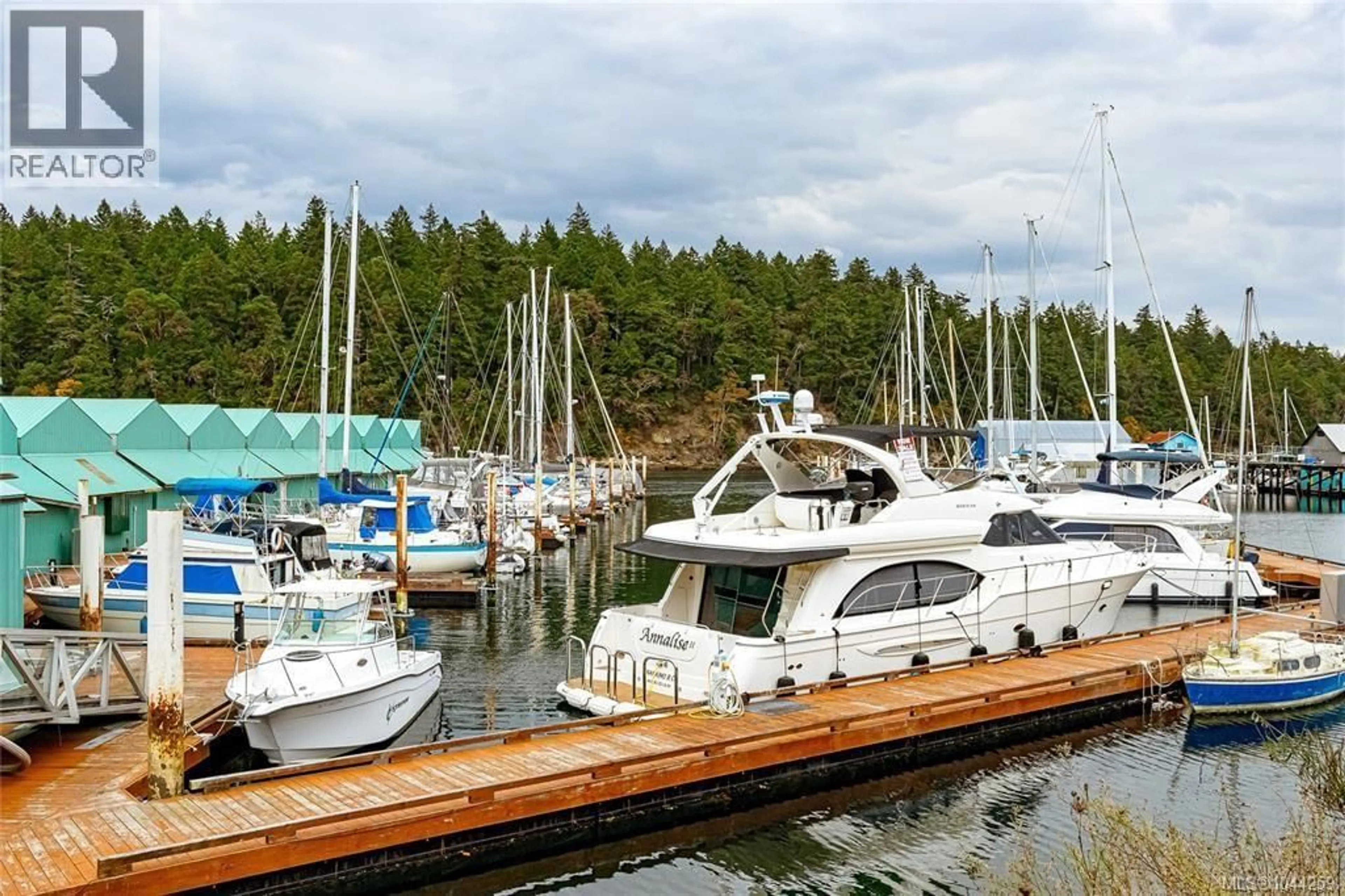 Patio, water/lake/river/ocean view for 401 - 1250 STEWART AVENUE, Nanaimo British Columbia V9S4C9