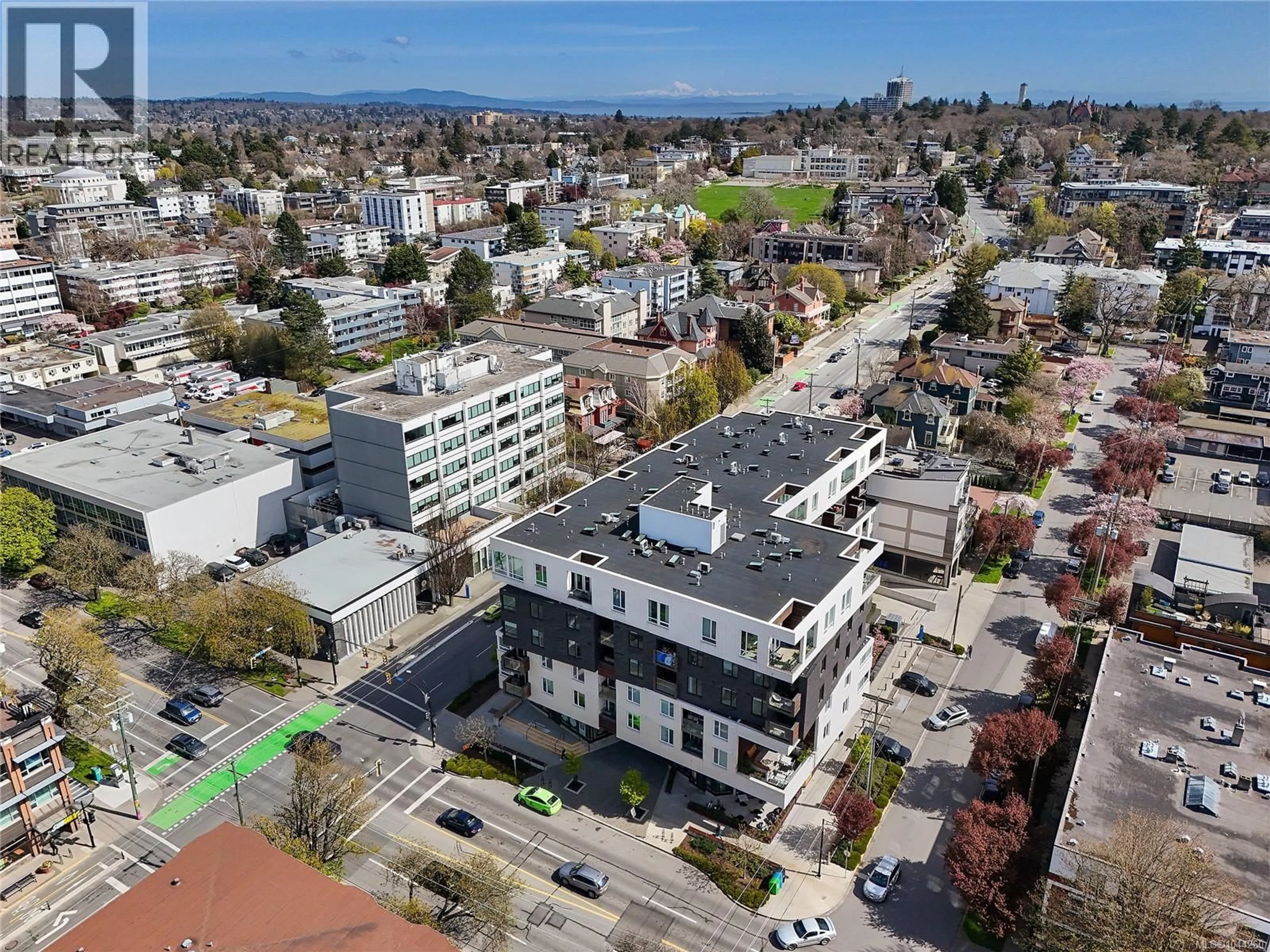 A pic from outside/outdoor area/front of a property/back of a property/a pic from drone, unknown for 211 - 1033 COOK STREET, Victoria British Columbia V8V0E1