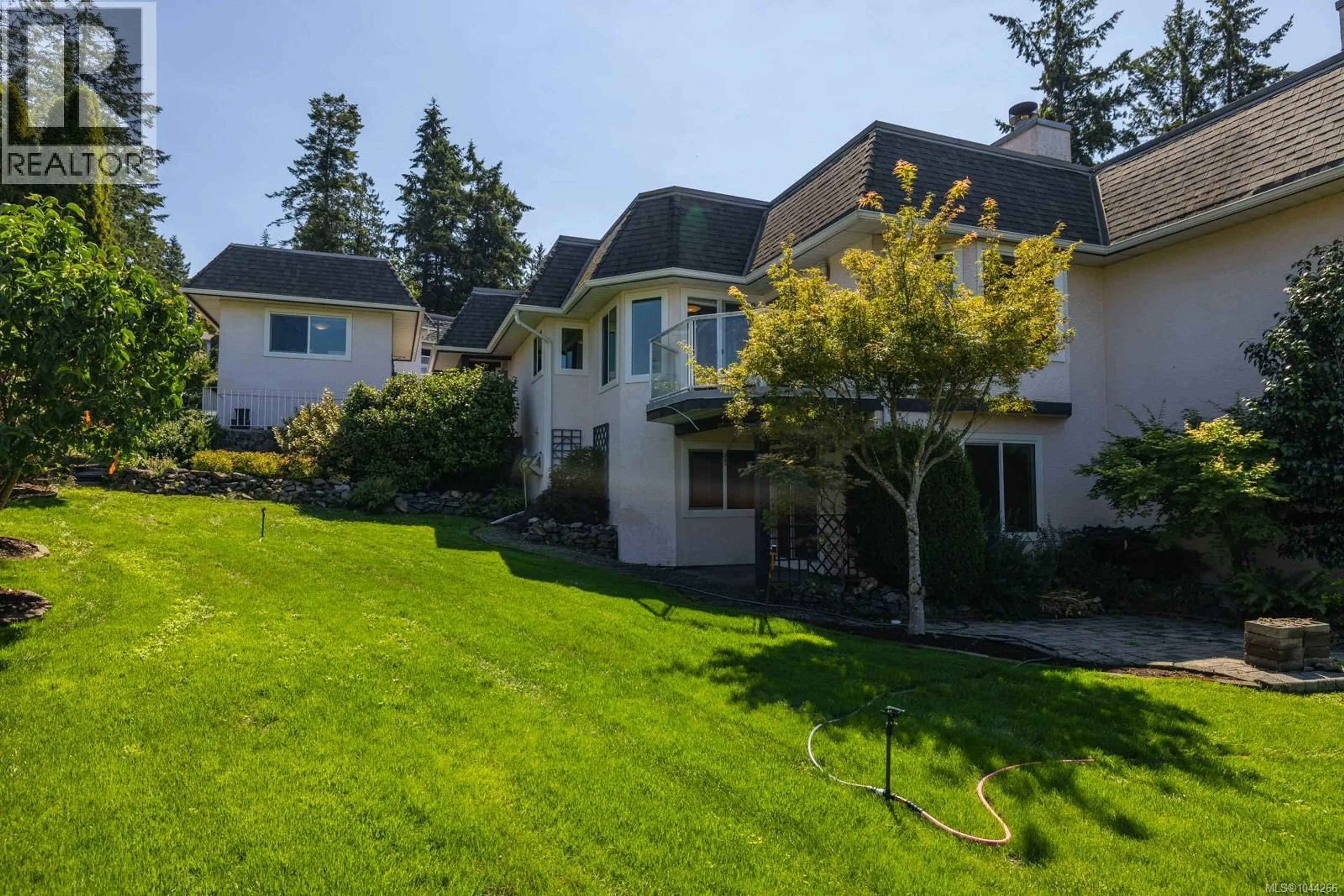 A pic from outside/outdoor area/front of a property/back of a property/a pic from drone, water/lake/river/ocean view for 12 - 930 JOSEPHINE ROAD, Central Saanich British Columbia V8M1B3