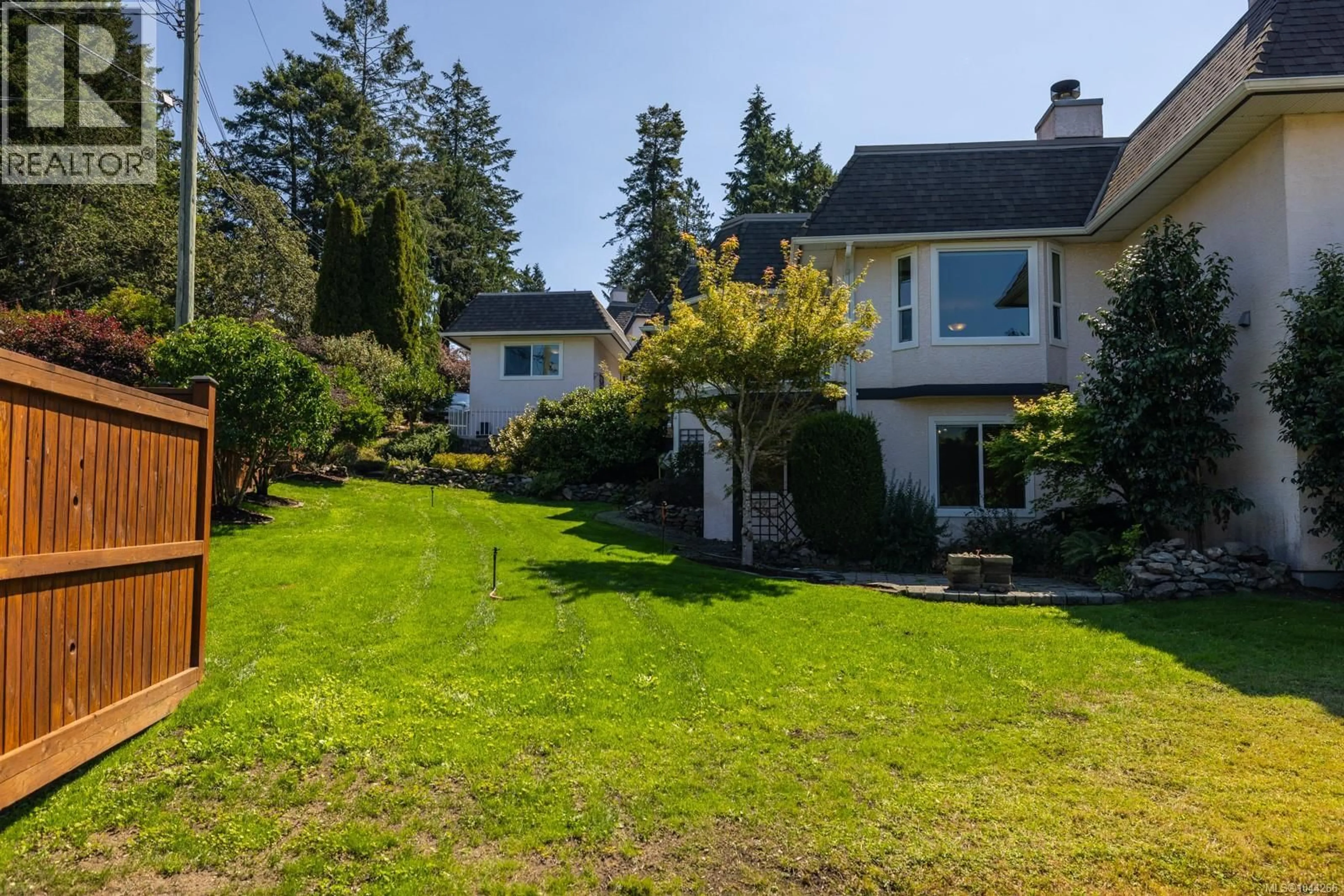 A pic from outside/outdoor area/front of a property/back of a property/a pic from drone, water/lake/river/ocean view for 12 - 930 JOSEPHINE ROAD, Central Saanich British Columbia V8M1B3