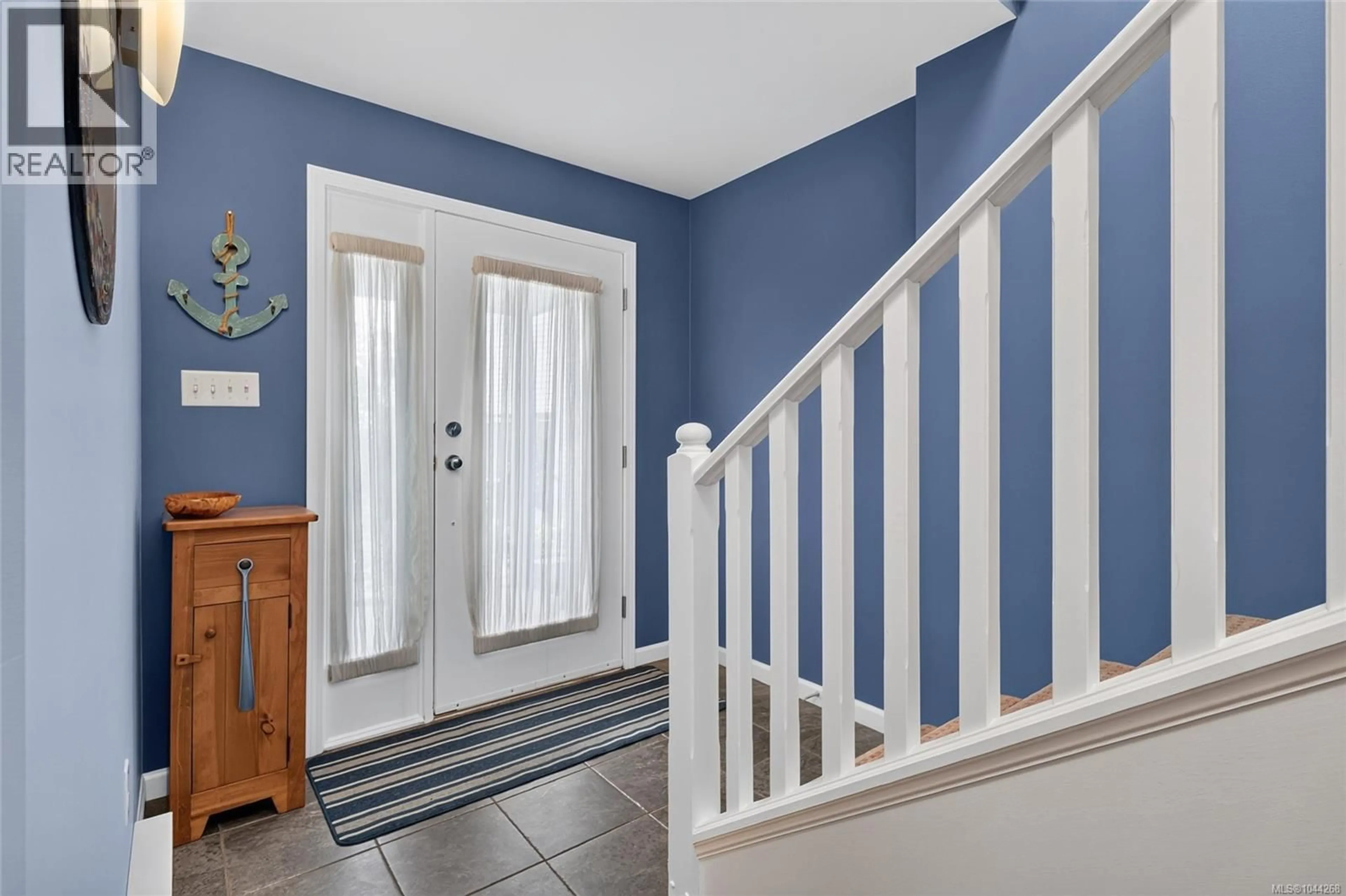 Indoor entryway for 113 - 330 DOGWOOD STREET, Parksville British Columbia V9P1P7