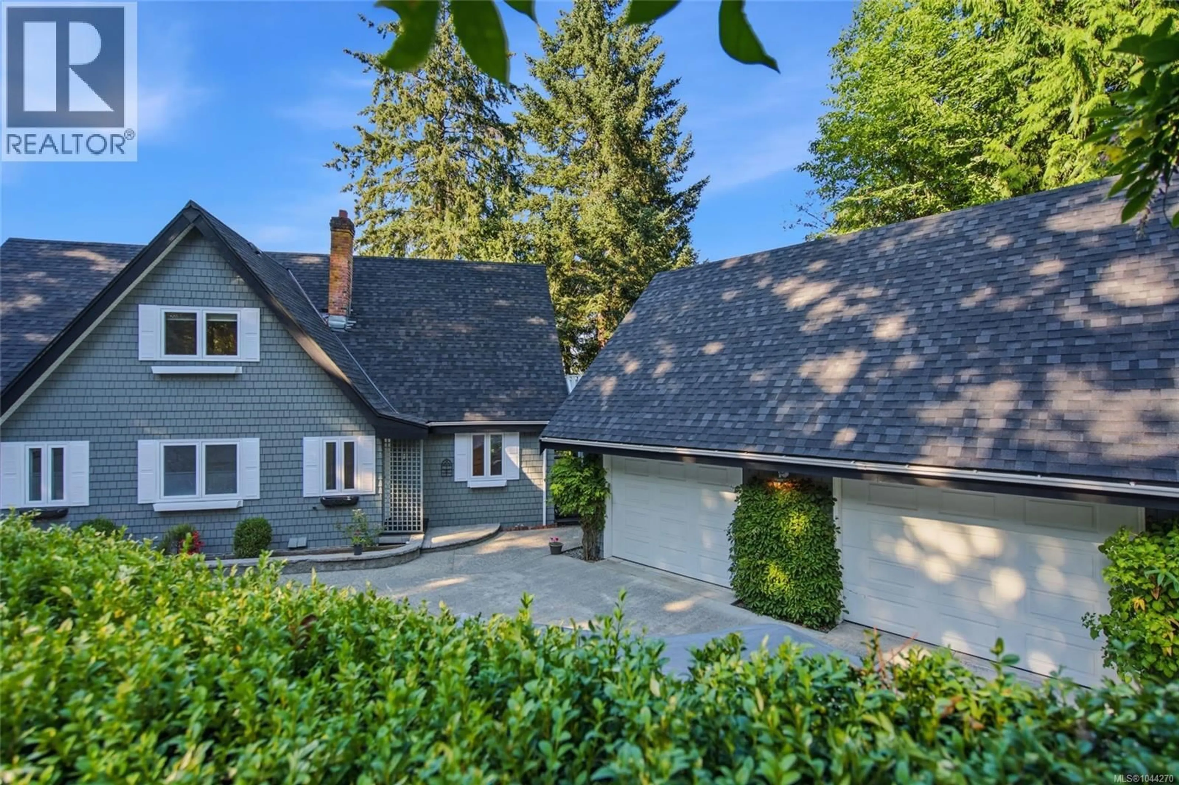 A pic from outside/outdoor area/front of a property/back of a property/a pic from drone, street for 302 ROLAND ROAD, Ladysmith British Columbia V9G1X8