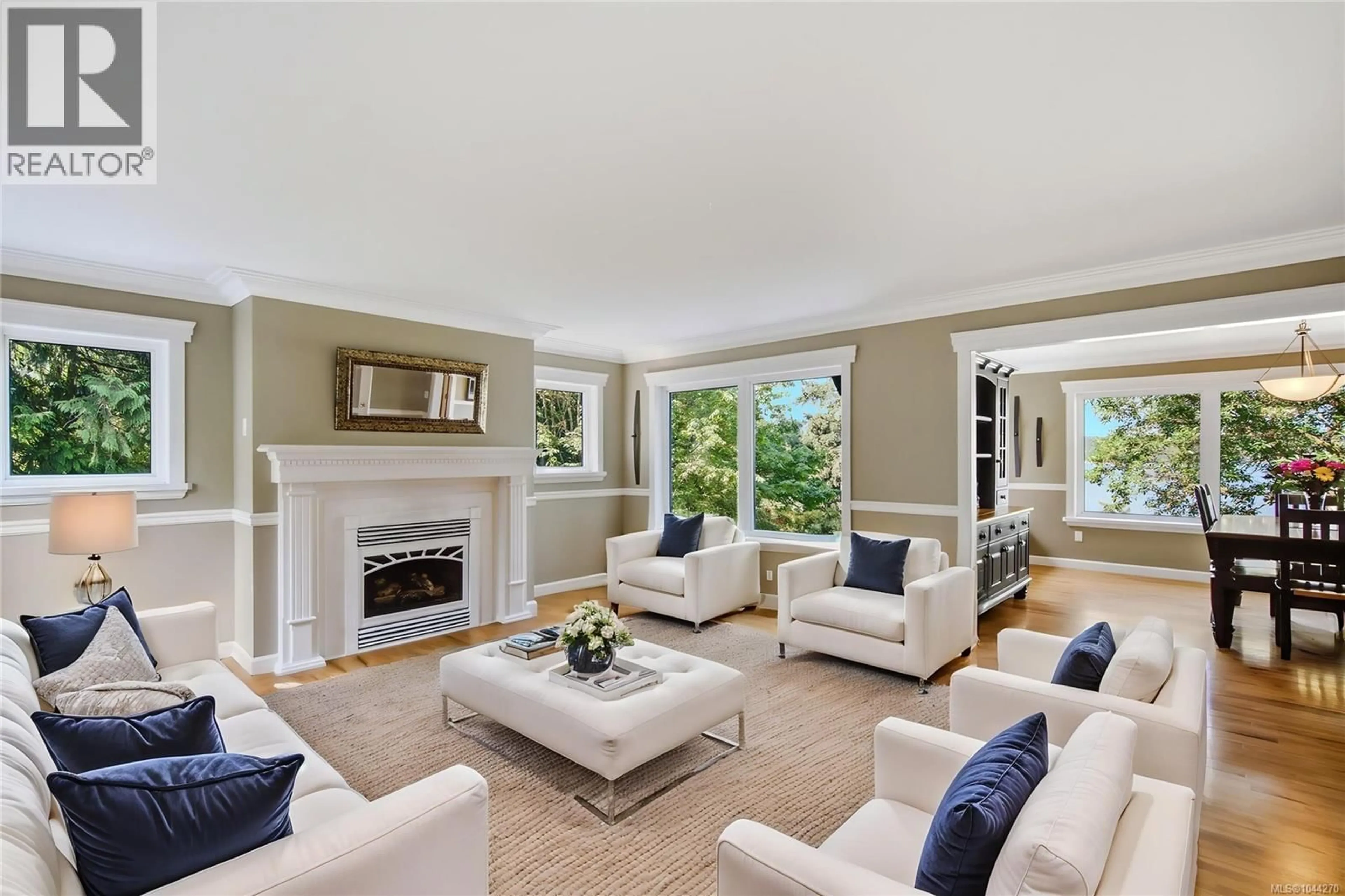 Living room with furniture, unknown for 302 ROLAND ROAD, Ladysmith British Columbia V9G1X8
