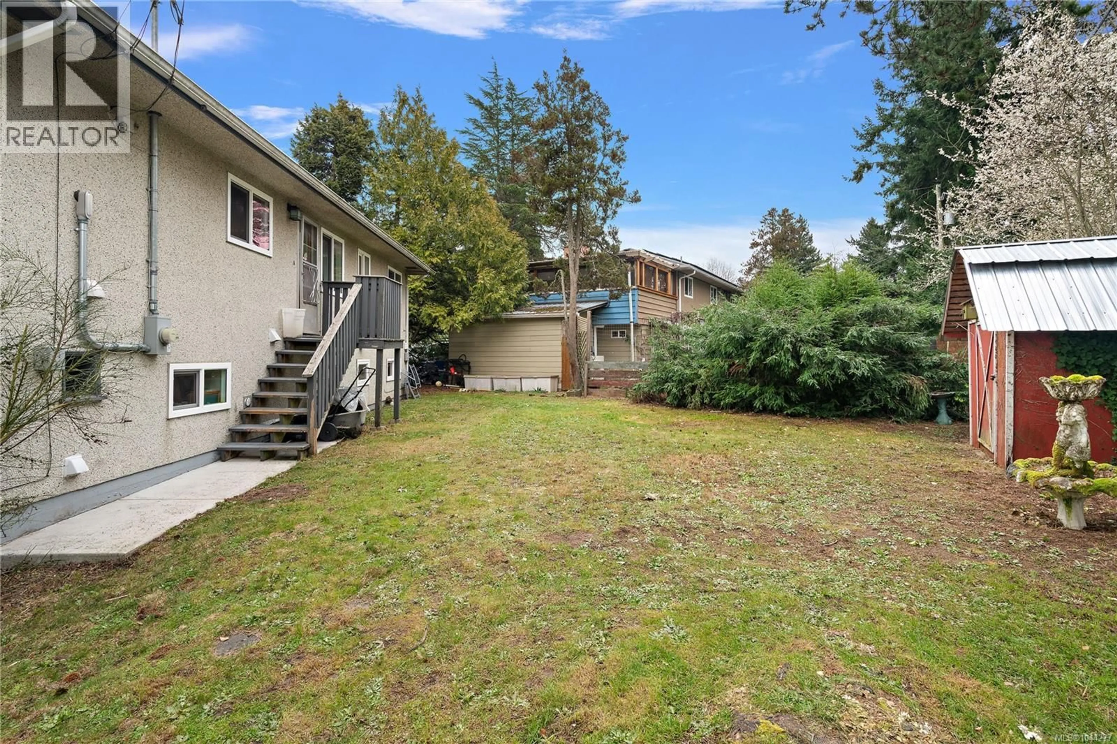 Patio, unknown for 1819 DUNNETT CRESCENT, Saanich British Columbia V8N2P4