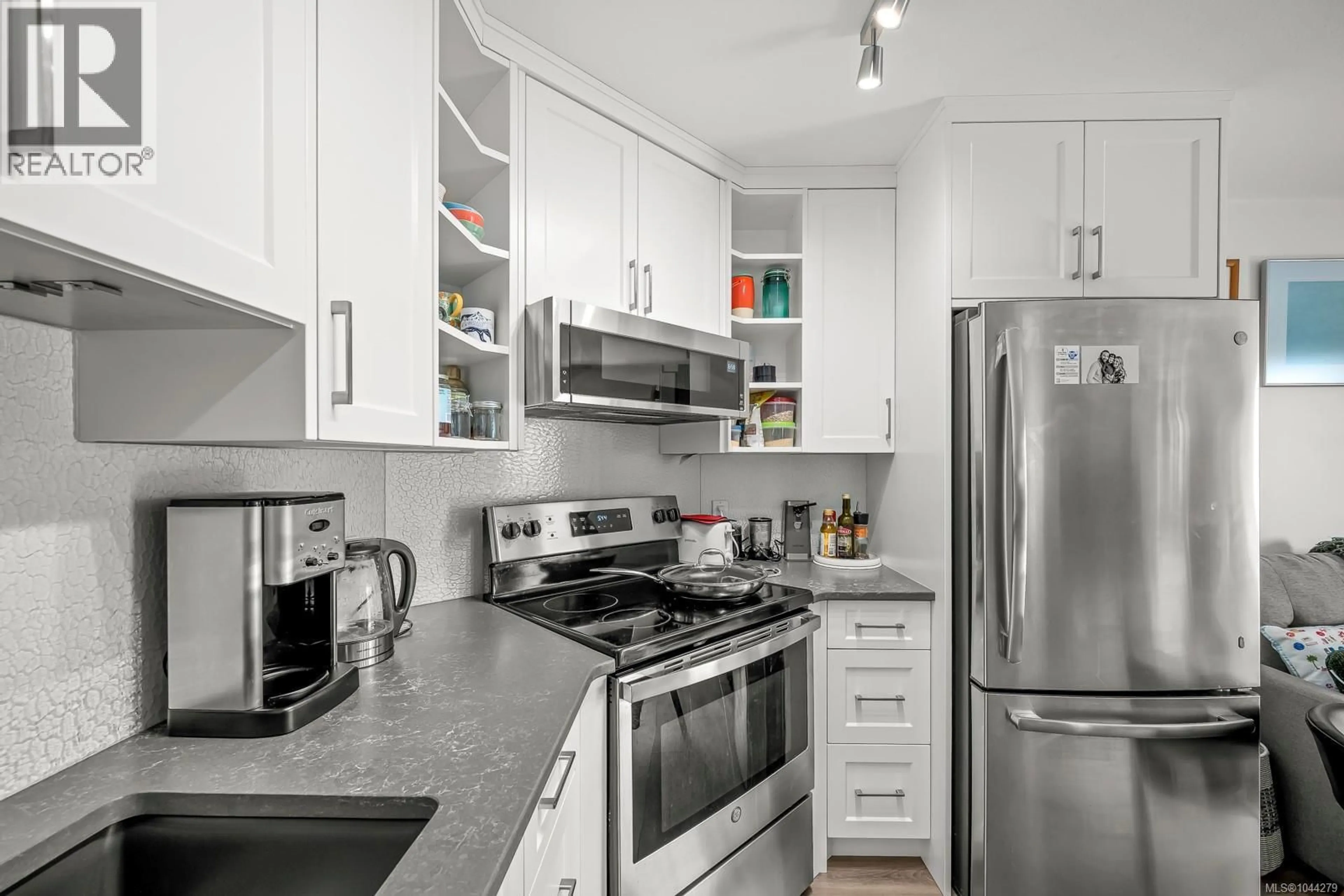 Standard kitchen, unknown for 222 - 1450 TUNNER DRIVE, Courtenay British Columbia V9N9A6