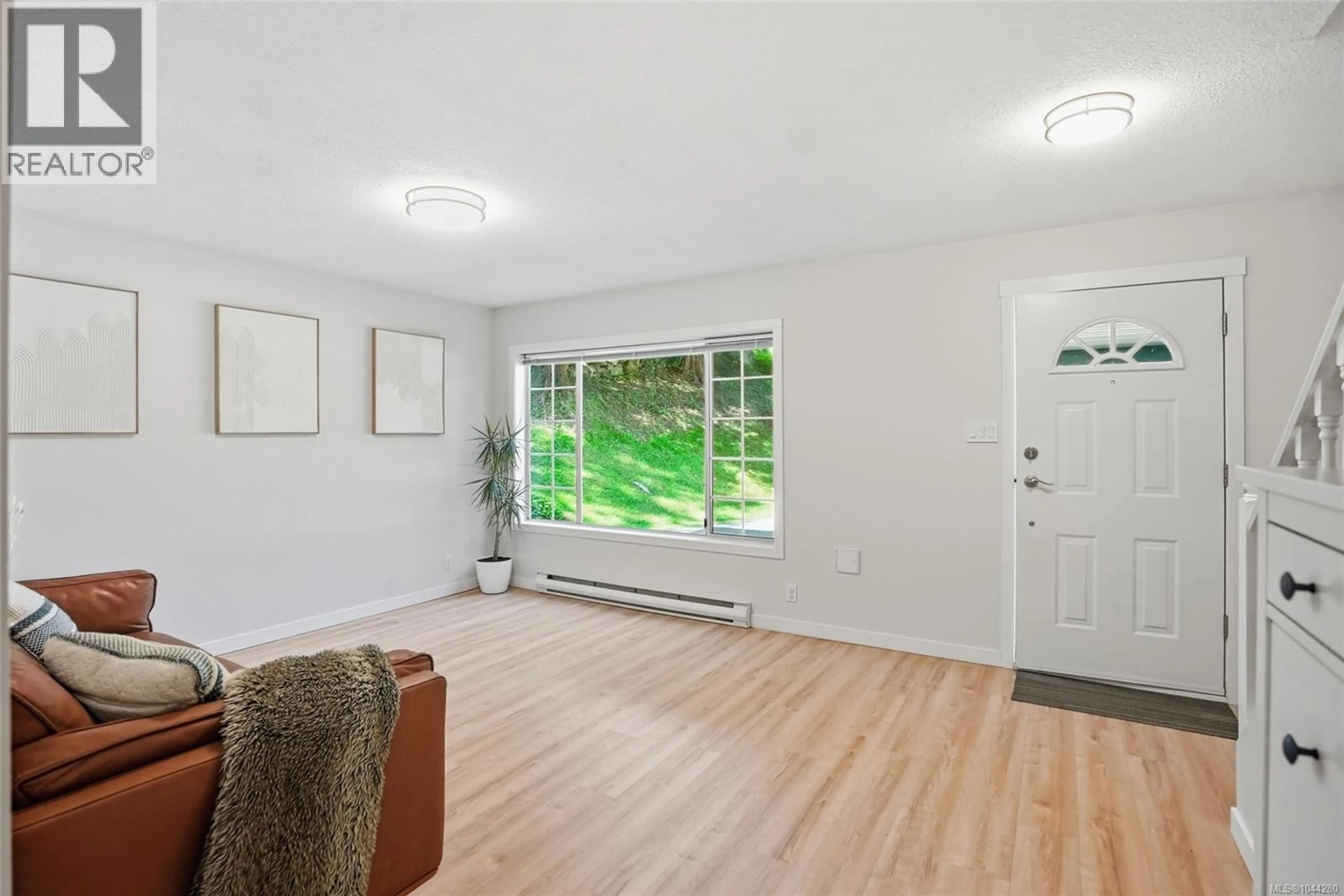 Indoor entryway for B - 184 WESTWOOD ROAD, Nanaimo British Columbia V9R6R8