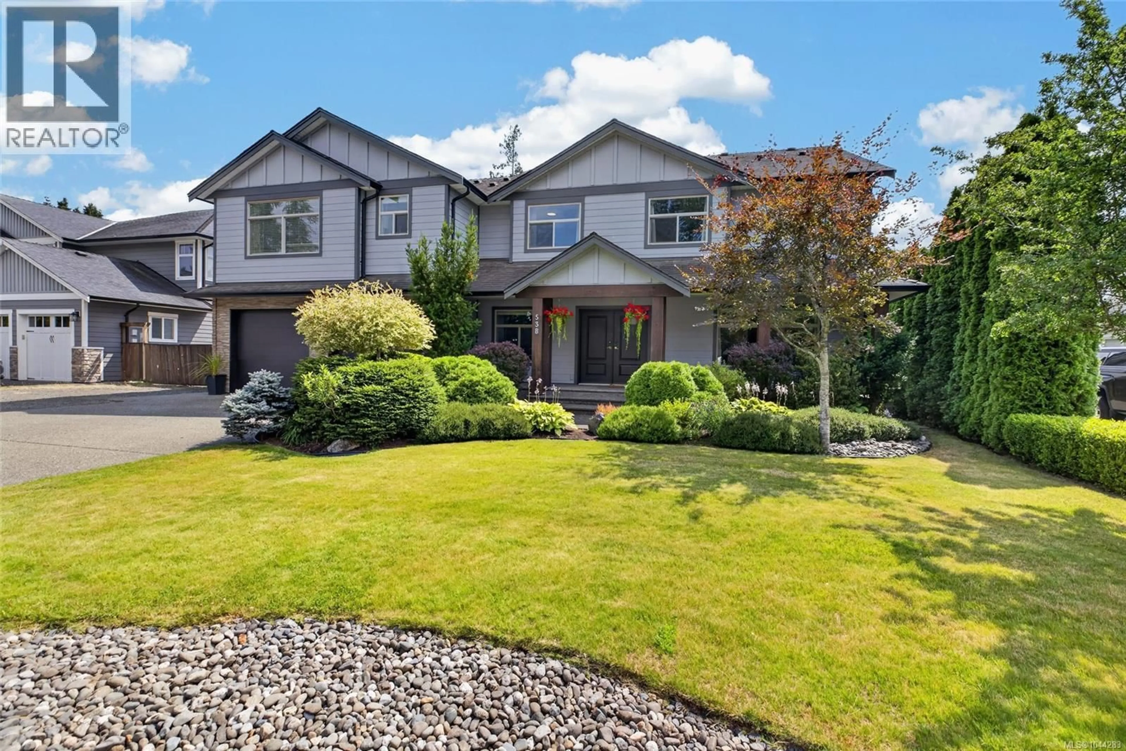 A pic from outside/outdoor area/front of a property/back of a property/a pic from drone, street for 538 EDGEWOOD DRIVE, Campbell River British Columbia V9W6S2