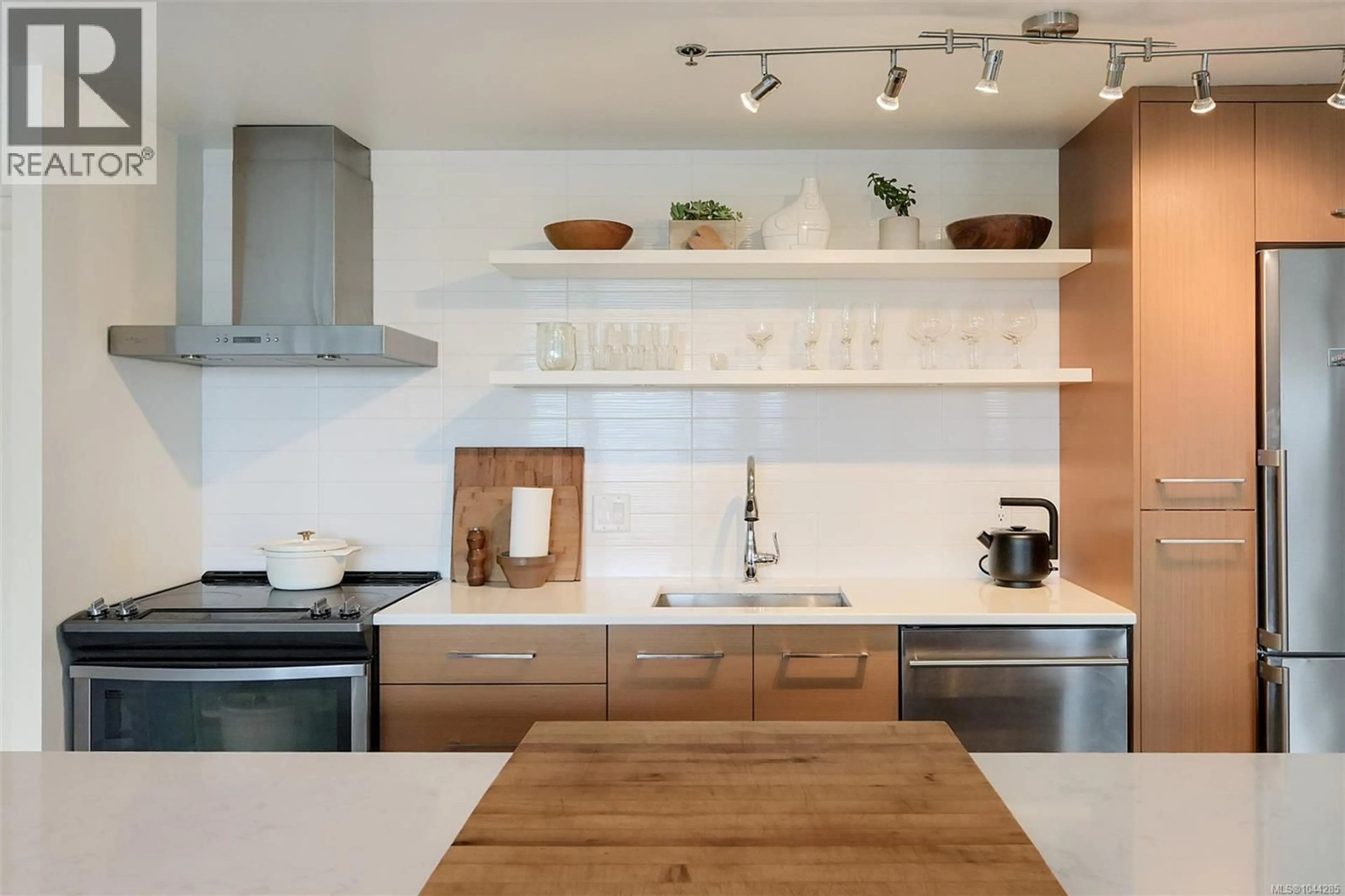 Contemporary kitchen, unknown for 303 - 455 SITKUM ROAD, Victoria British Columbia V9A7N9