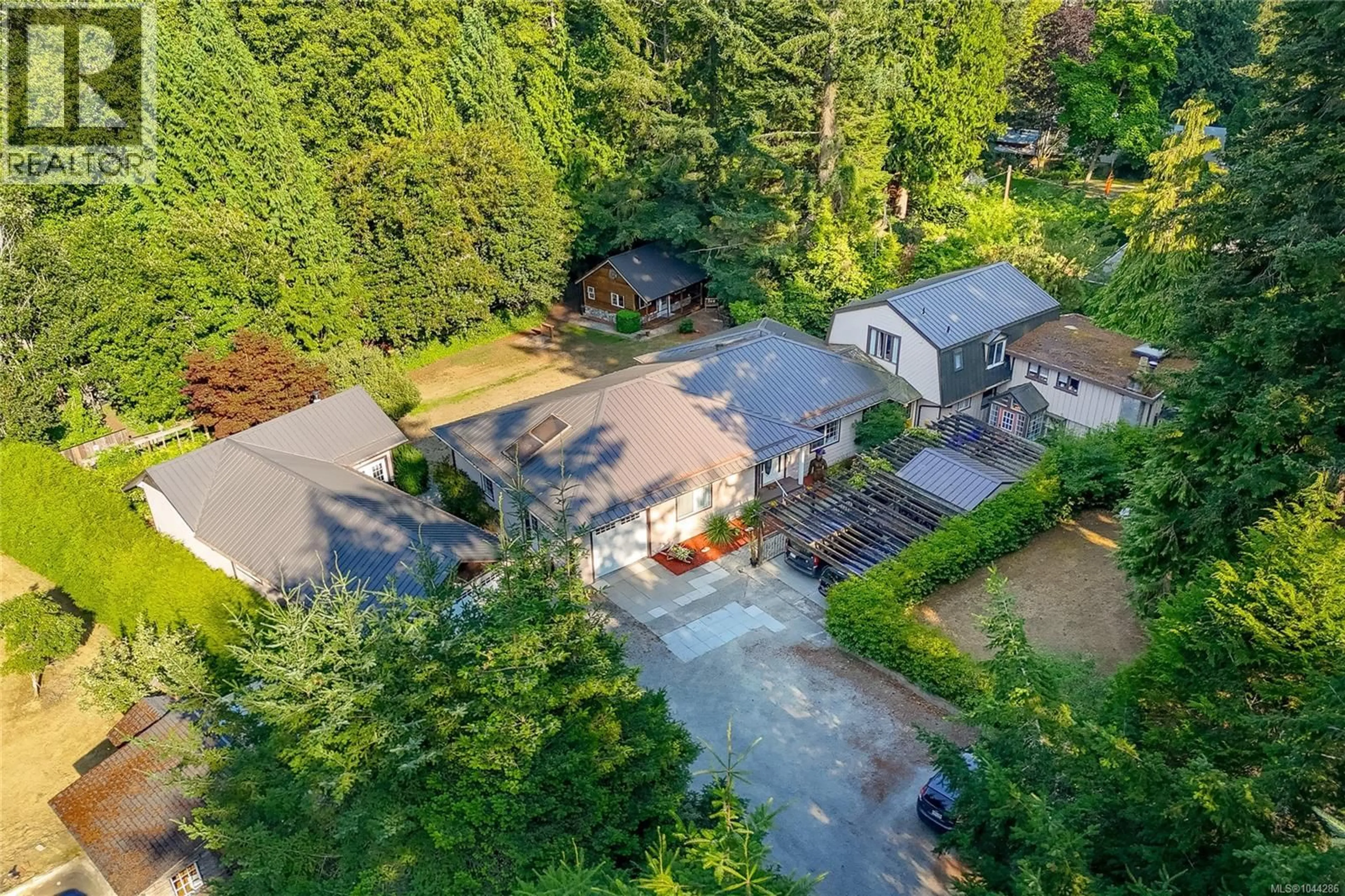 A pic from outside/outdoor area/front of a property/back of a property/a pic from drone, unknown for 5435 FOWLER ROAD, Saanich British Columbia V8Y1Y4
