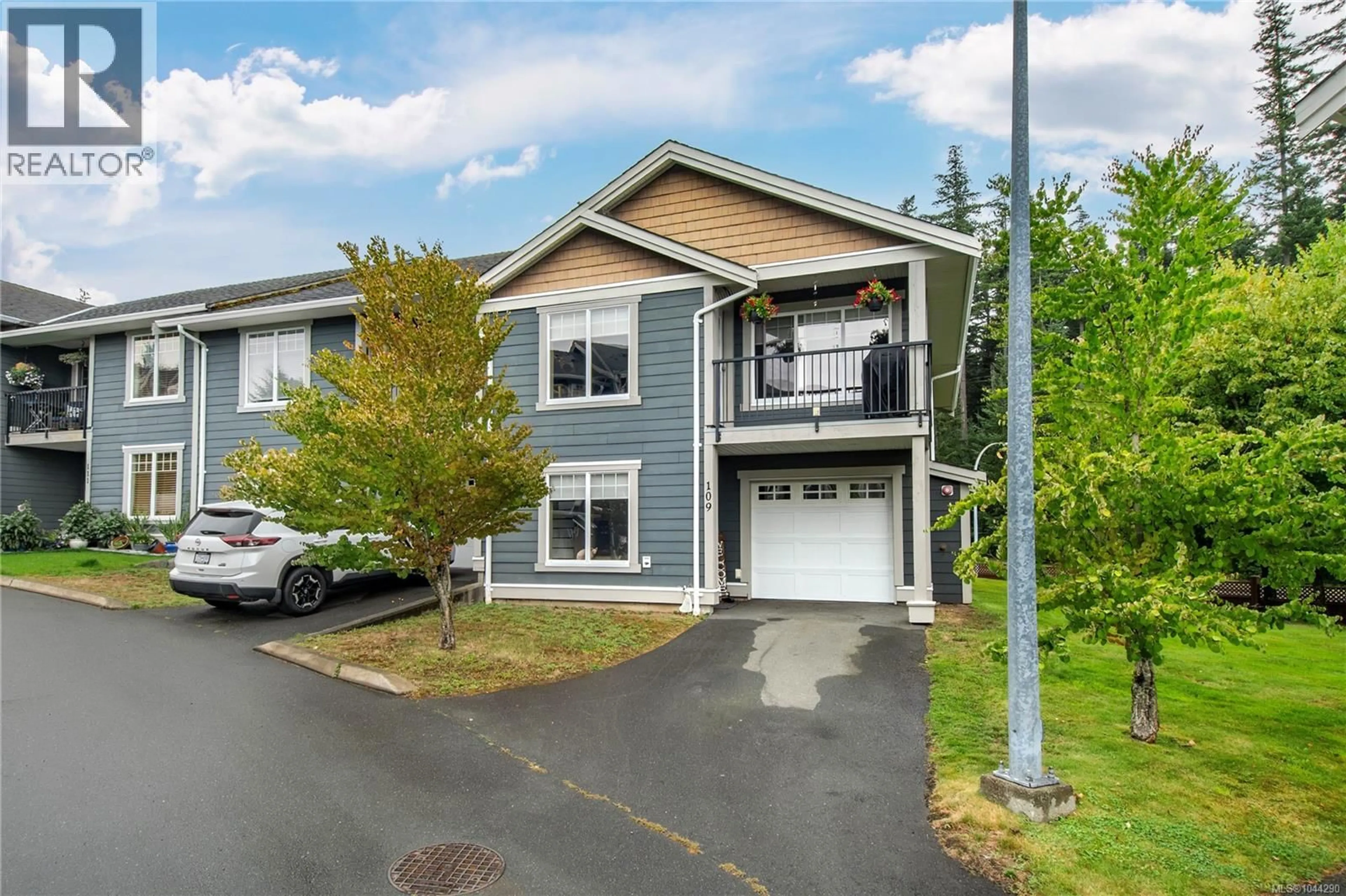 Home with vinyl exterior material, street for 109 - 701 HILCHEY ROAD, Campbell River British Columbia V9W0A2