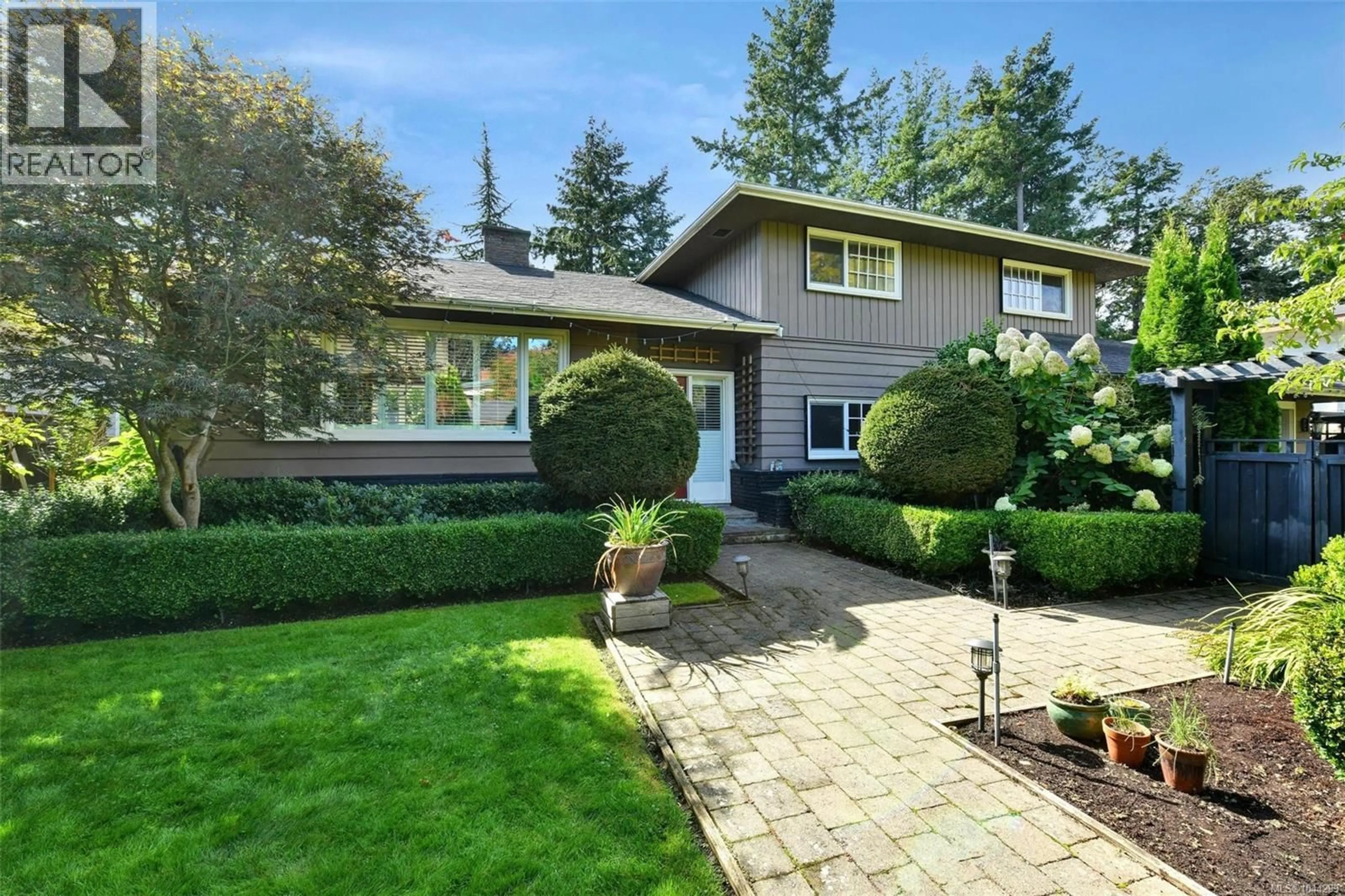 Unknown for 2065 AVONDALE ROAD, Oak Bay British Columbia V8P1V5