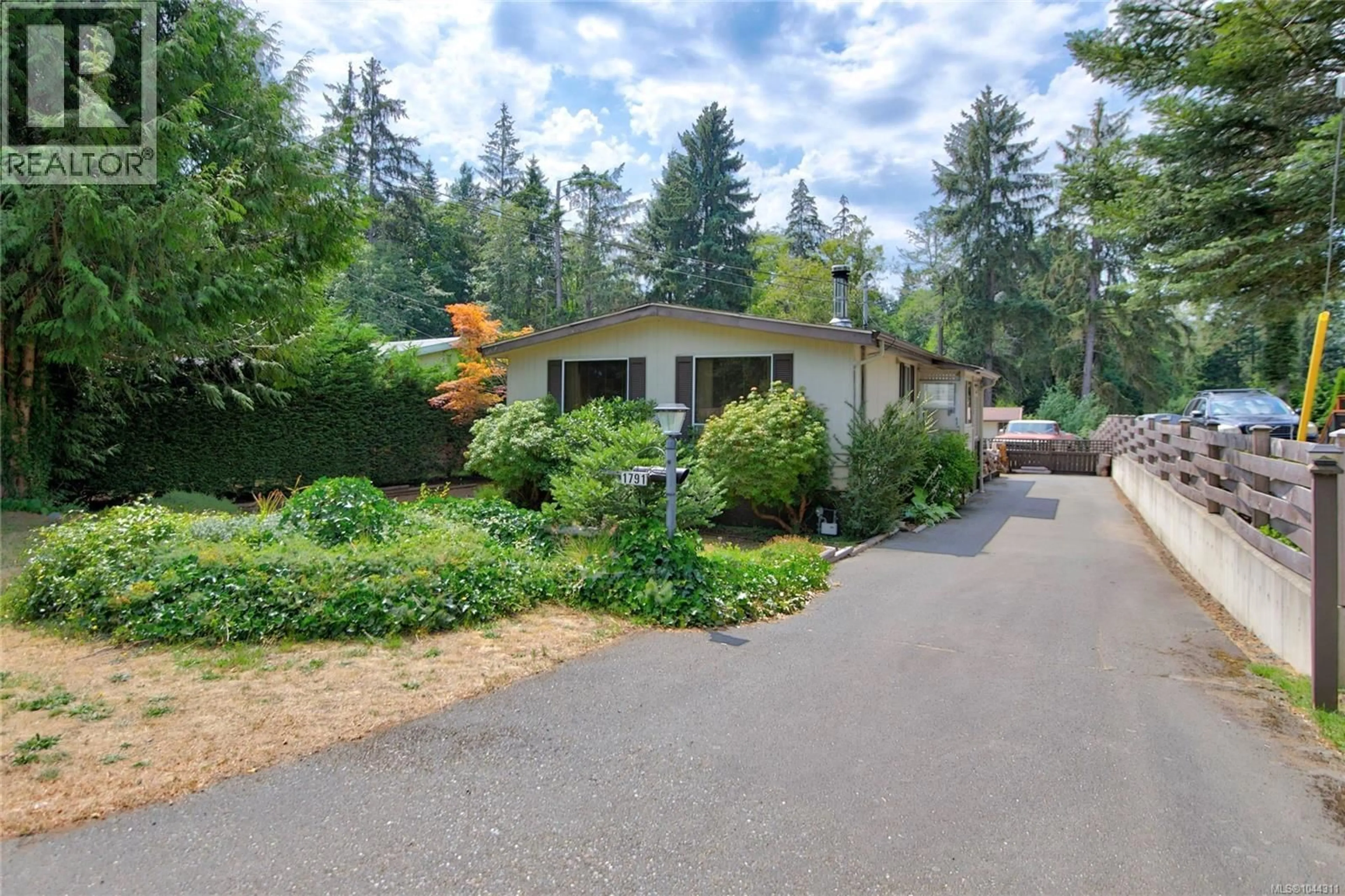 Patio, street for 1791 ASTRA ROAD, Comox British Columbia V9M4B6