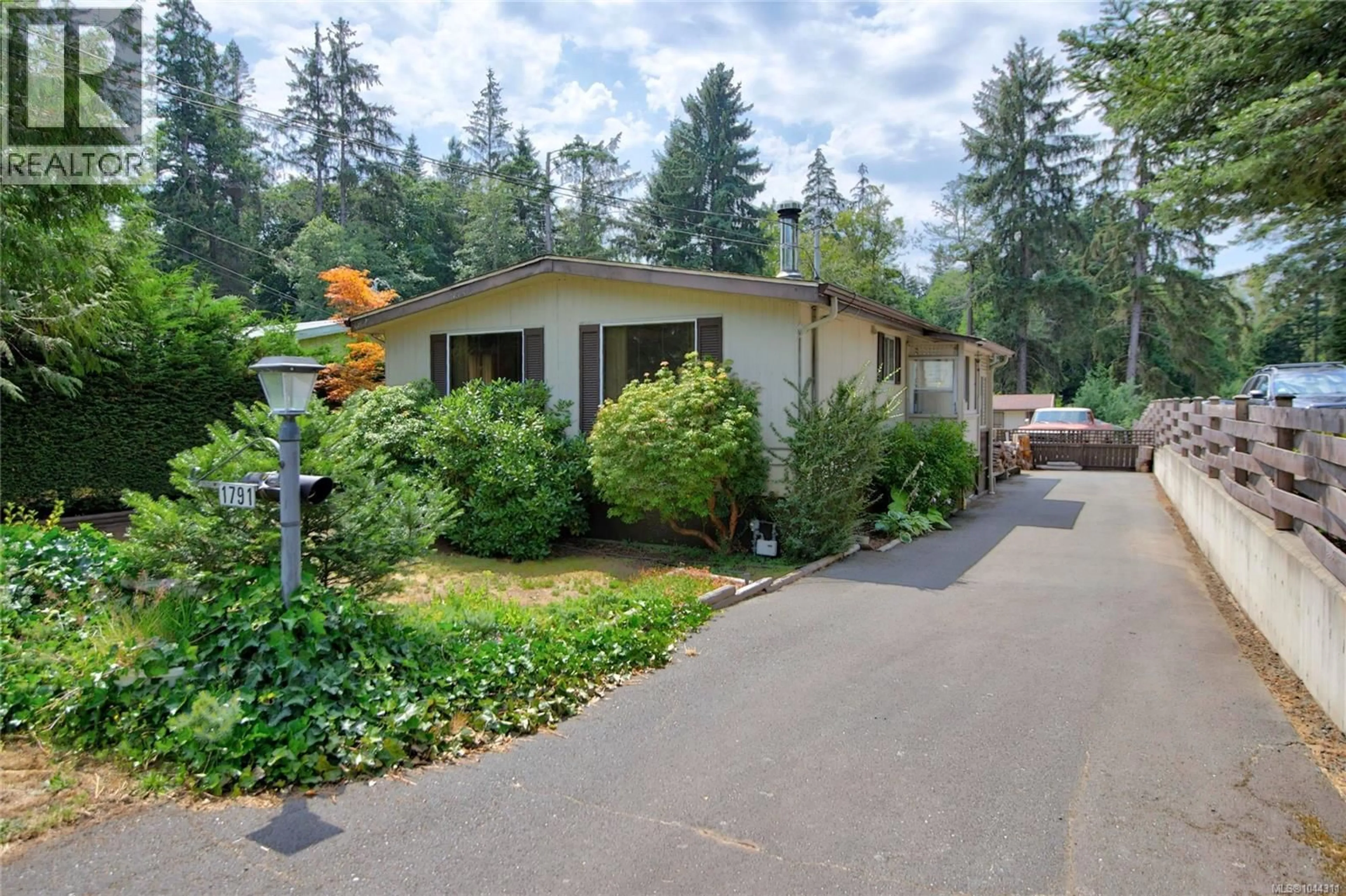 Unknown for 1791 ASTRA ROAD, Comox British Columbia V9M4B6