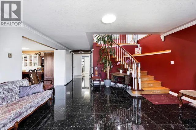 1833 KNUTSFORD PLACE, Saanich 5
