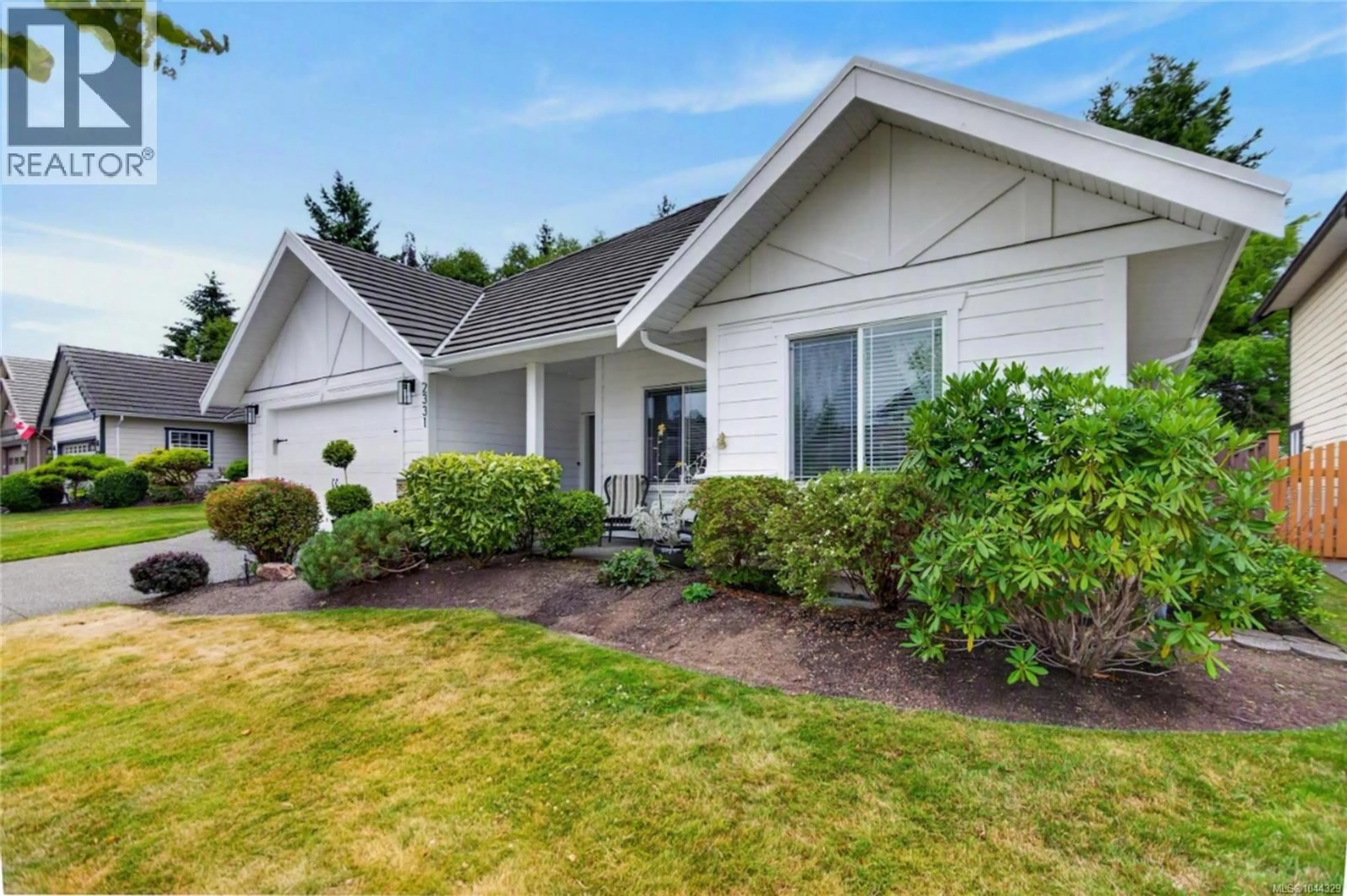 Home with vinyl exterior material, street for 2331 SUFFOLK CRESCENT, Courtenay British Columbia V9N3Z4