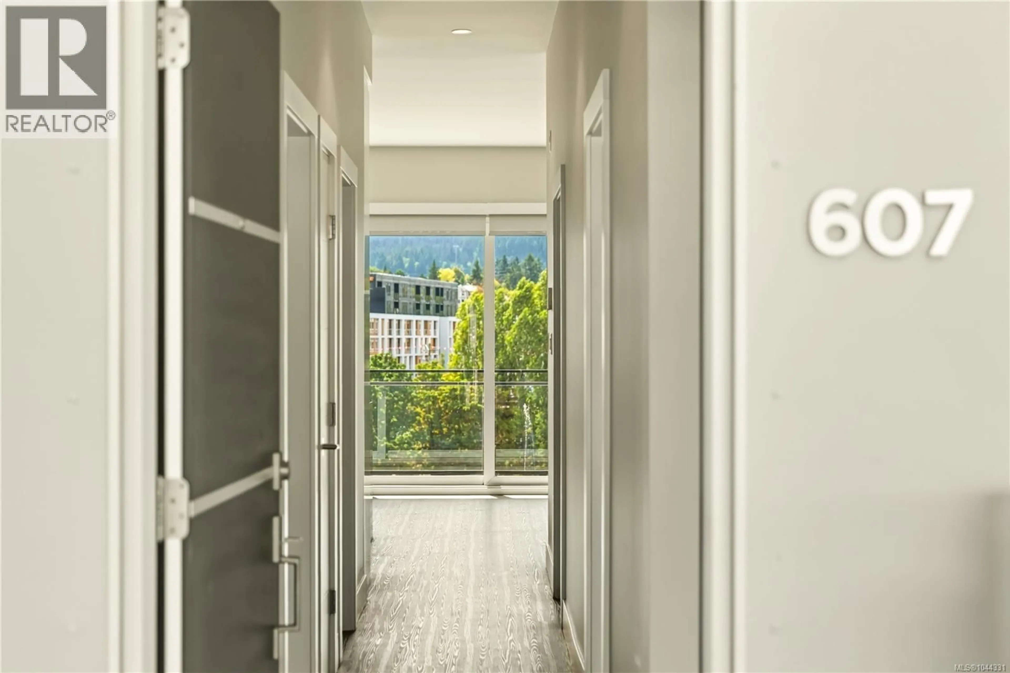 Indoor entryway for 607 - 91 CHAPEL STREET, Nanaimo British Columbia V9R0J3