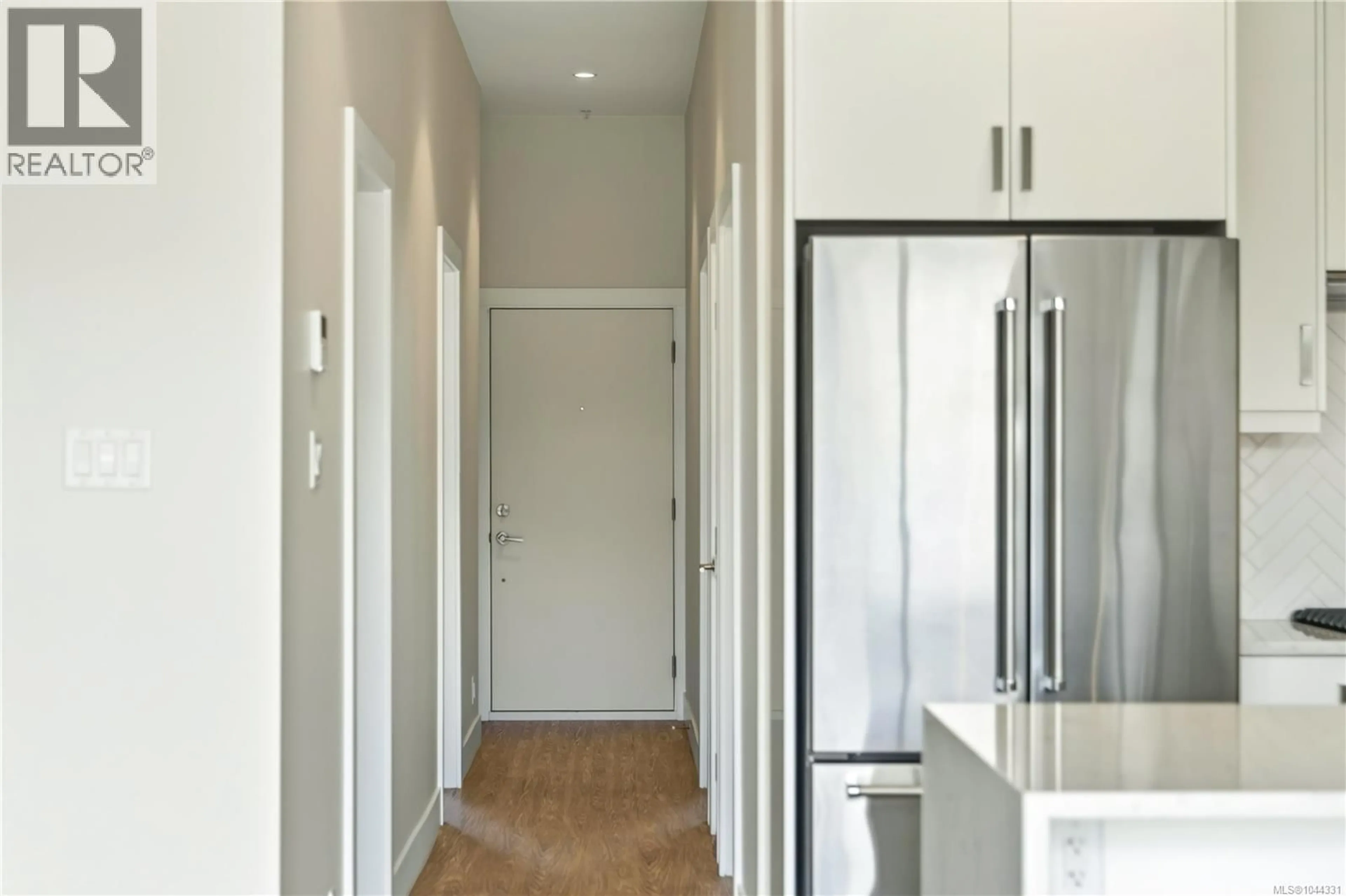 Indoor entryway for 607 - 91 CHAPEL STREET, Nanaimo British Columbia V9R0J3