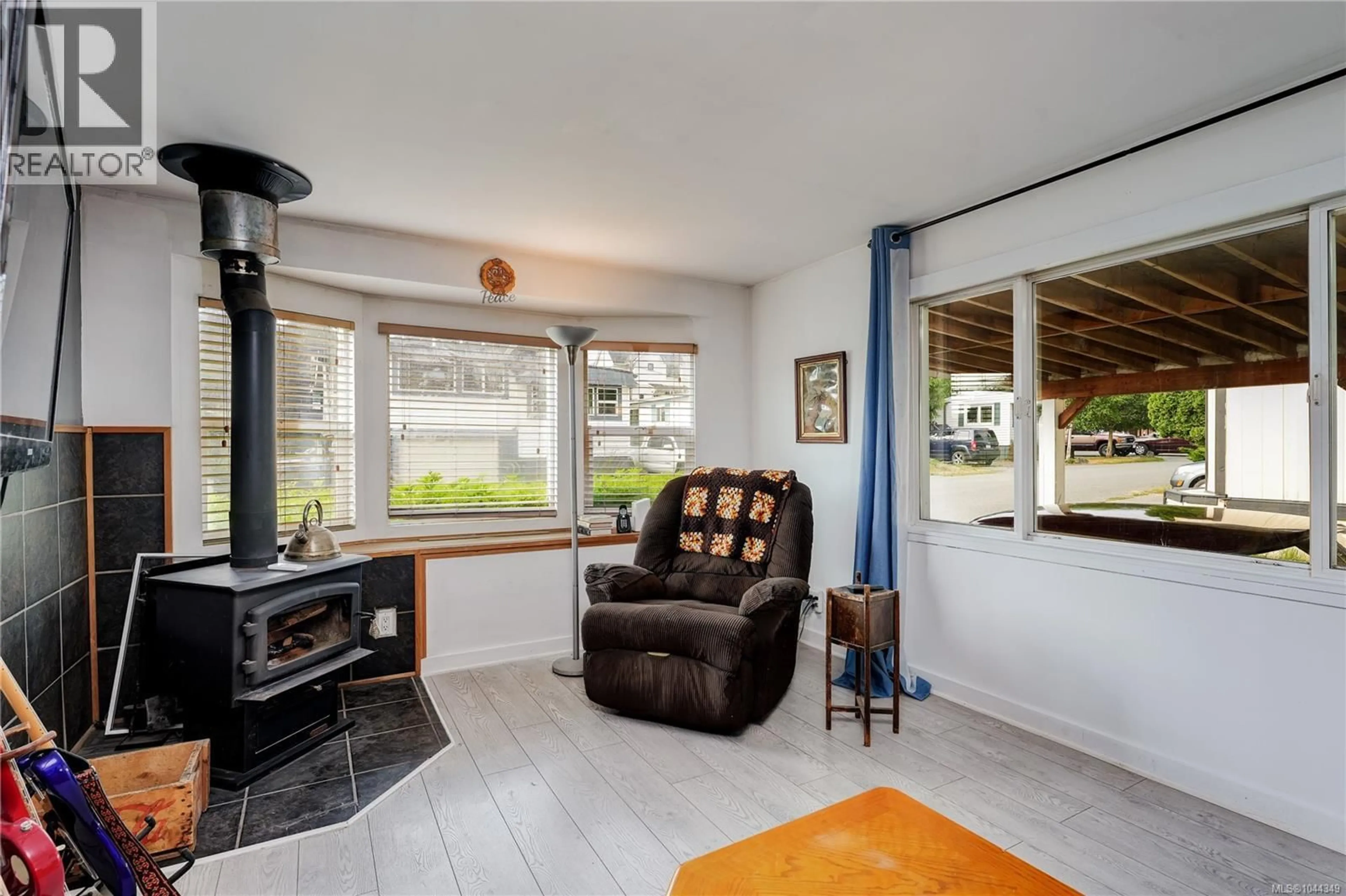 Living room with furniture, unknown for 11 - 2206 CHURCH ROAD, Sooke British Columbia V9Z0W1