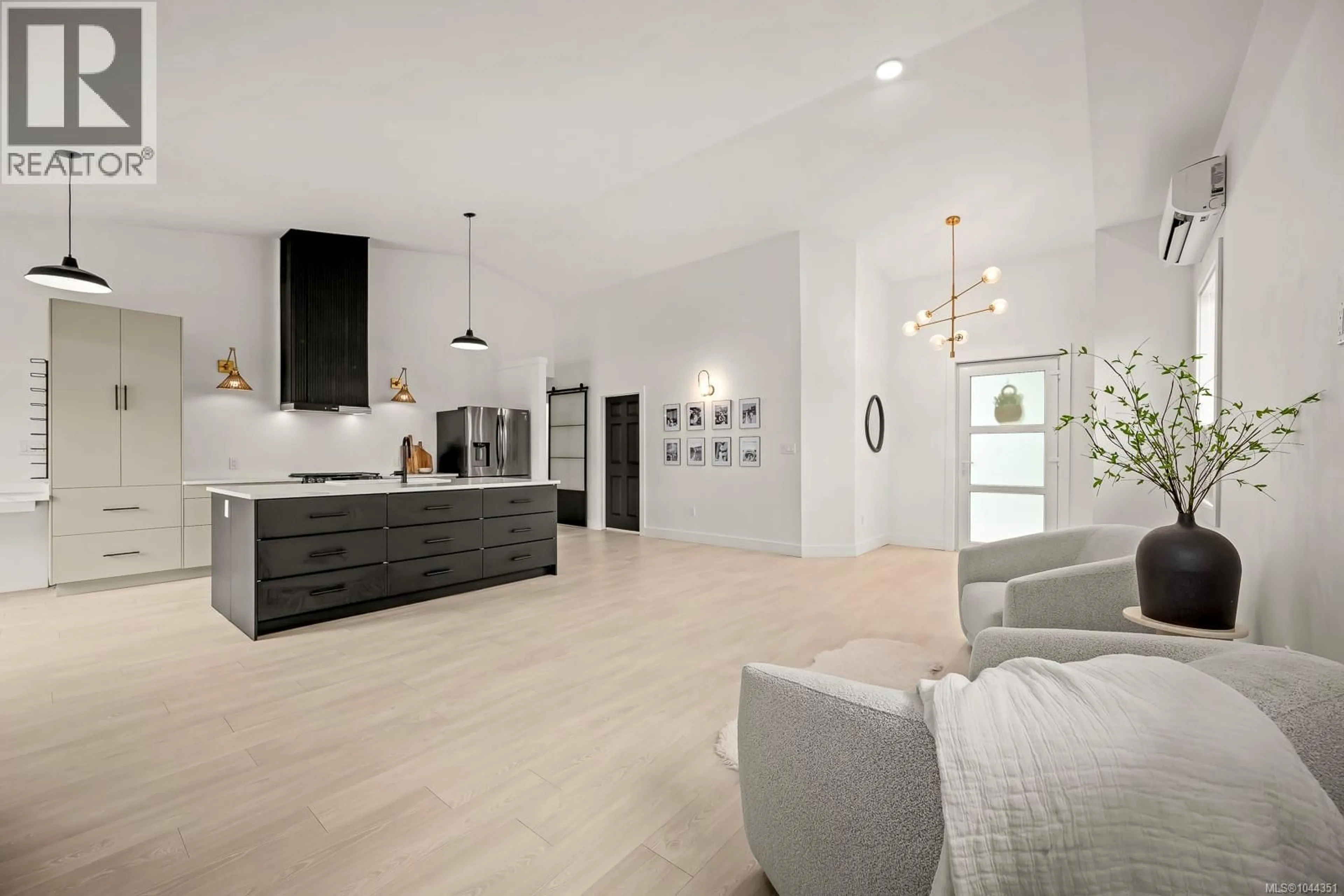 Open concept kitchen, ceramic/tile floor for 1405 MALAHAT DRIVE, Courtenay British Columbia V9N8H3