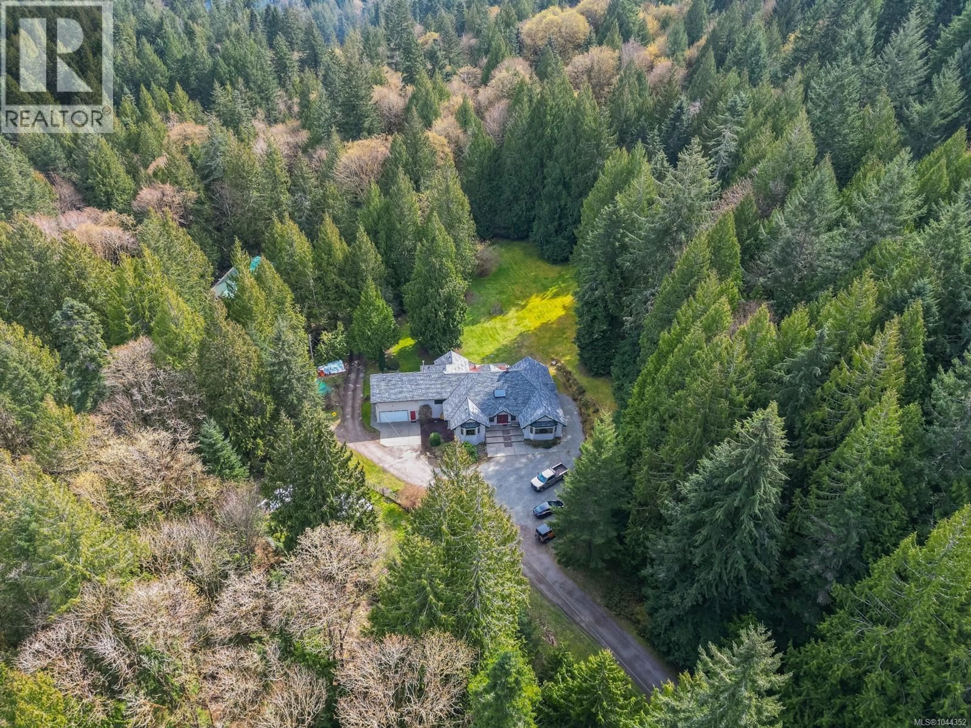 A pic from outside/outdoor area/front of a property/back of a property/a pic from drone, forest/trees view for 3105 CAMERON-TAGGART ROAD, Cobble Hill British Columbia V8H0B6