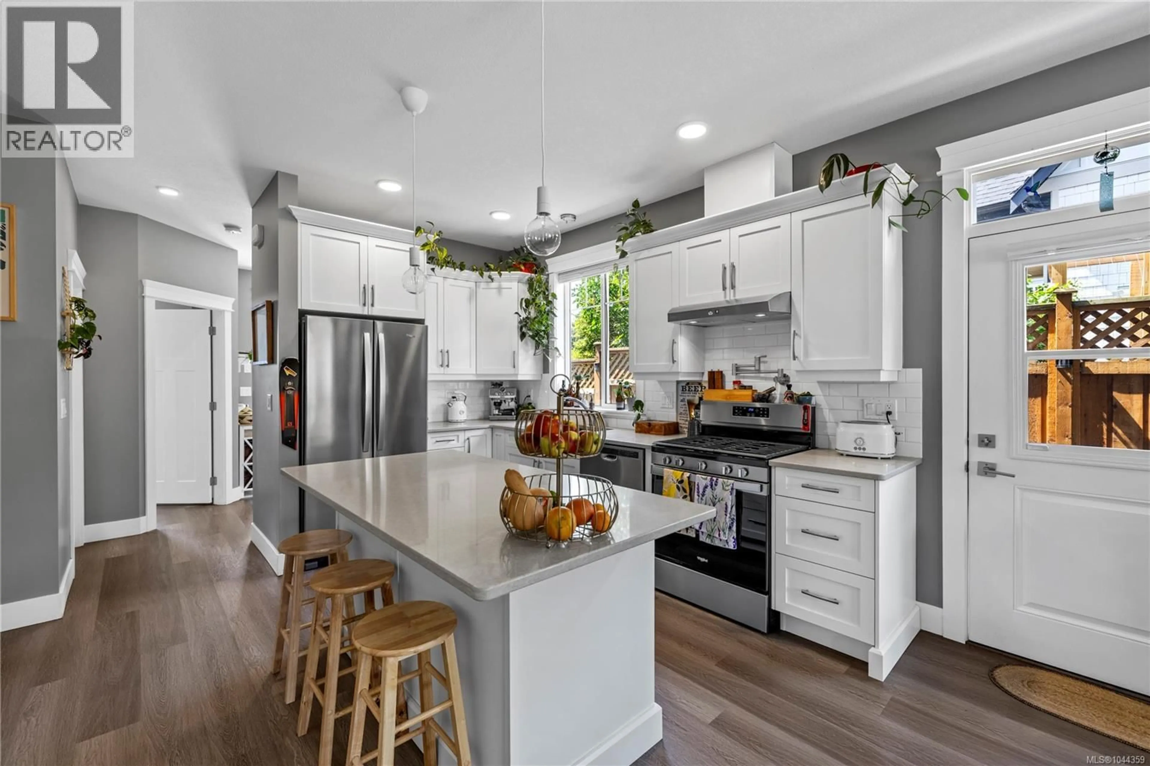Open concept kitchen, unknown for 476 MACHLEARY STREET, Nanaimo British Columbia V9R2H2