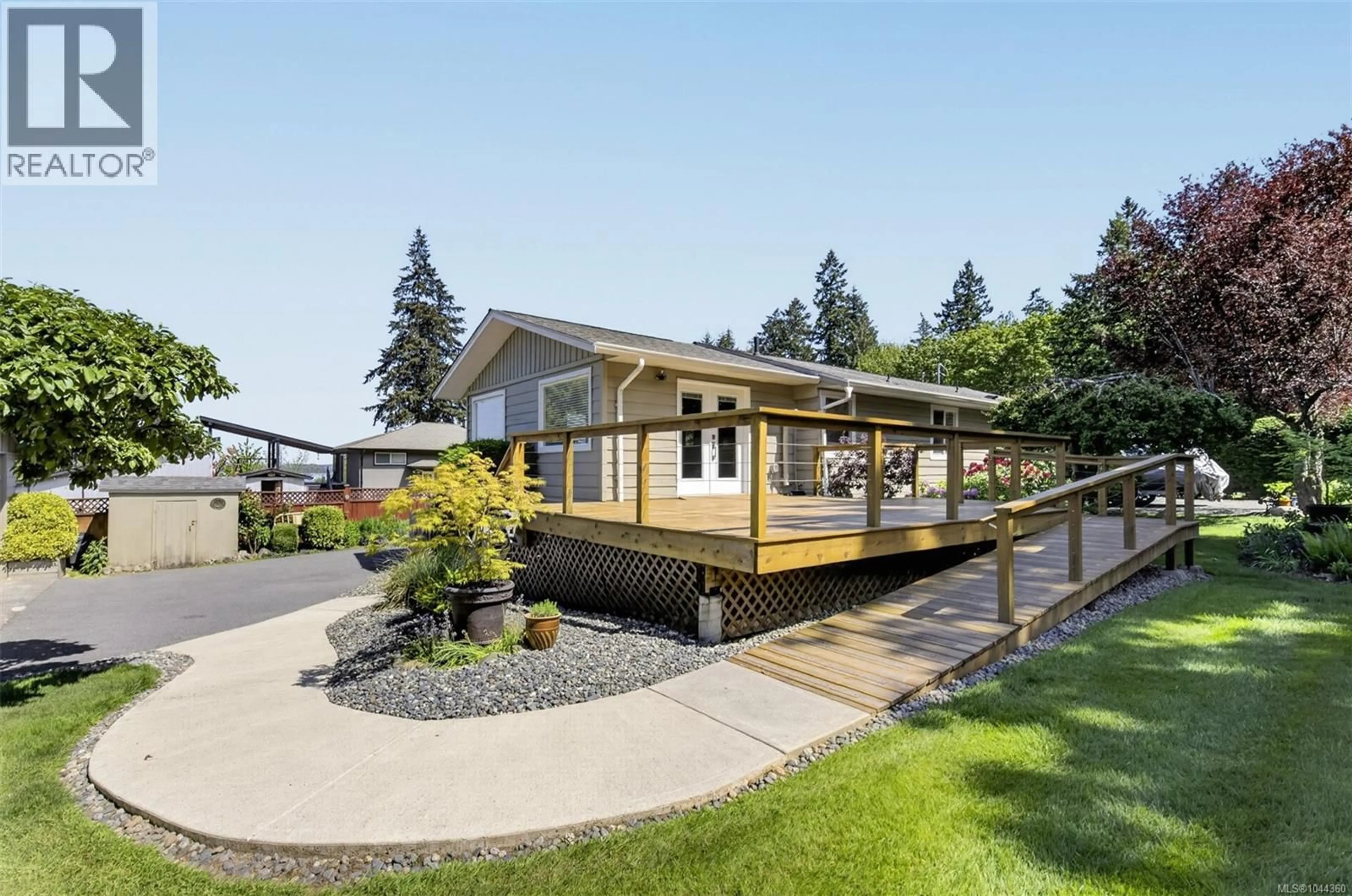 Home with vinyl exterior material, unknown for 3475 SEACLOUD ROAD, Saltair British Columbia V0R1K2