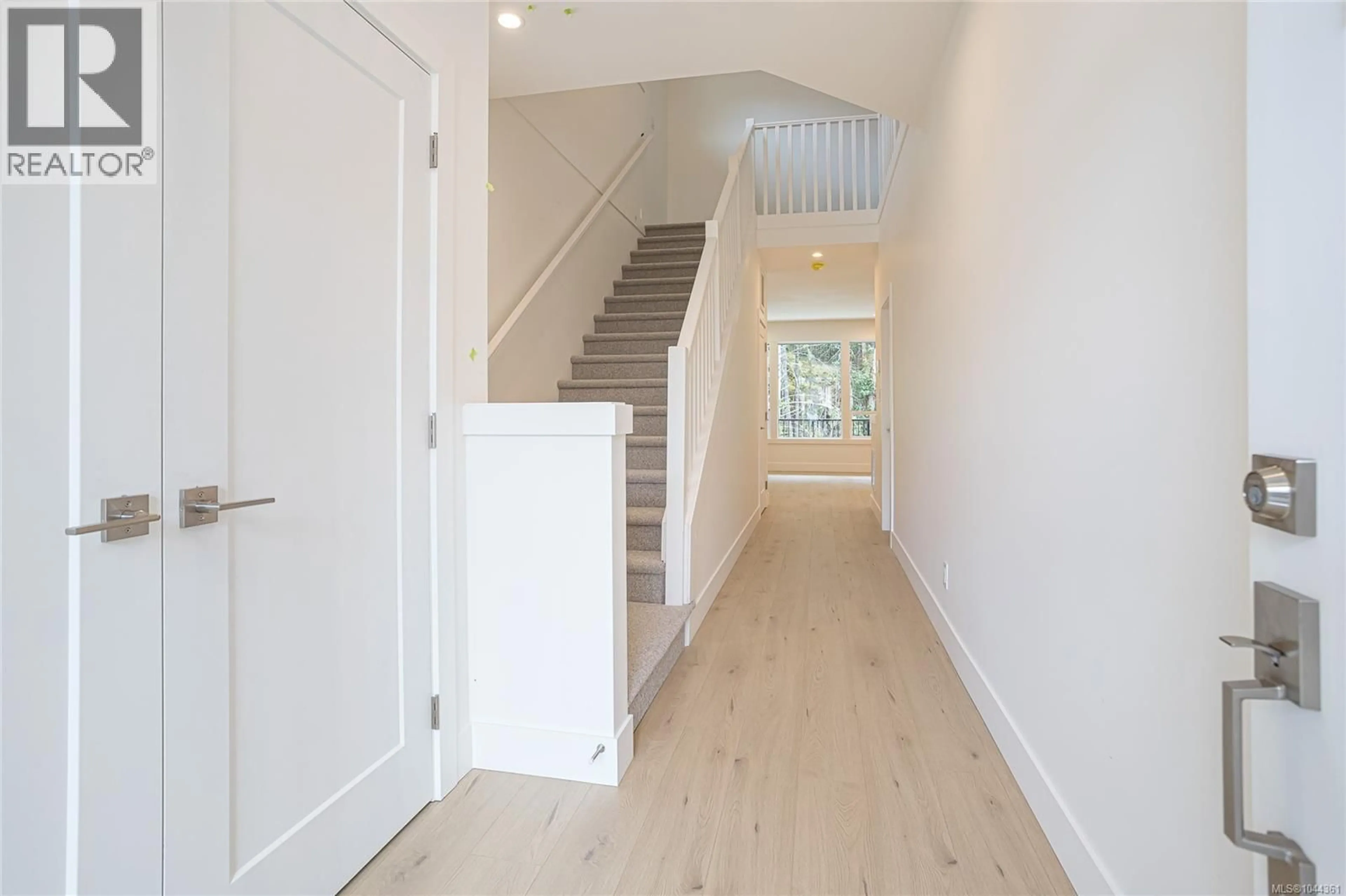 Indoor entryway for 2176 BELLFLOWER DRIVE, Langford British Columbia V9C0S6