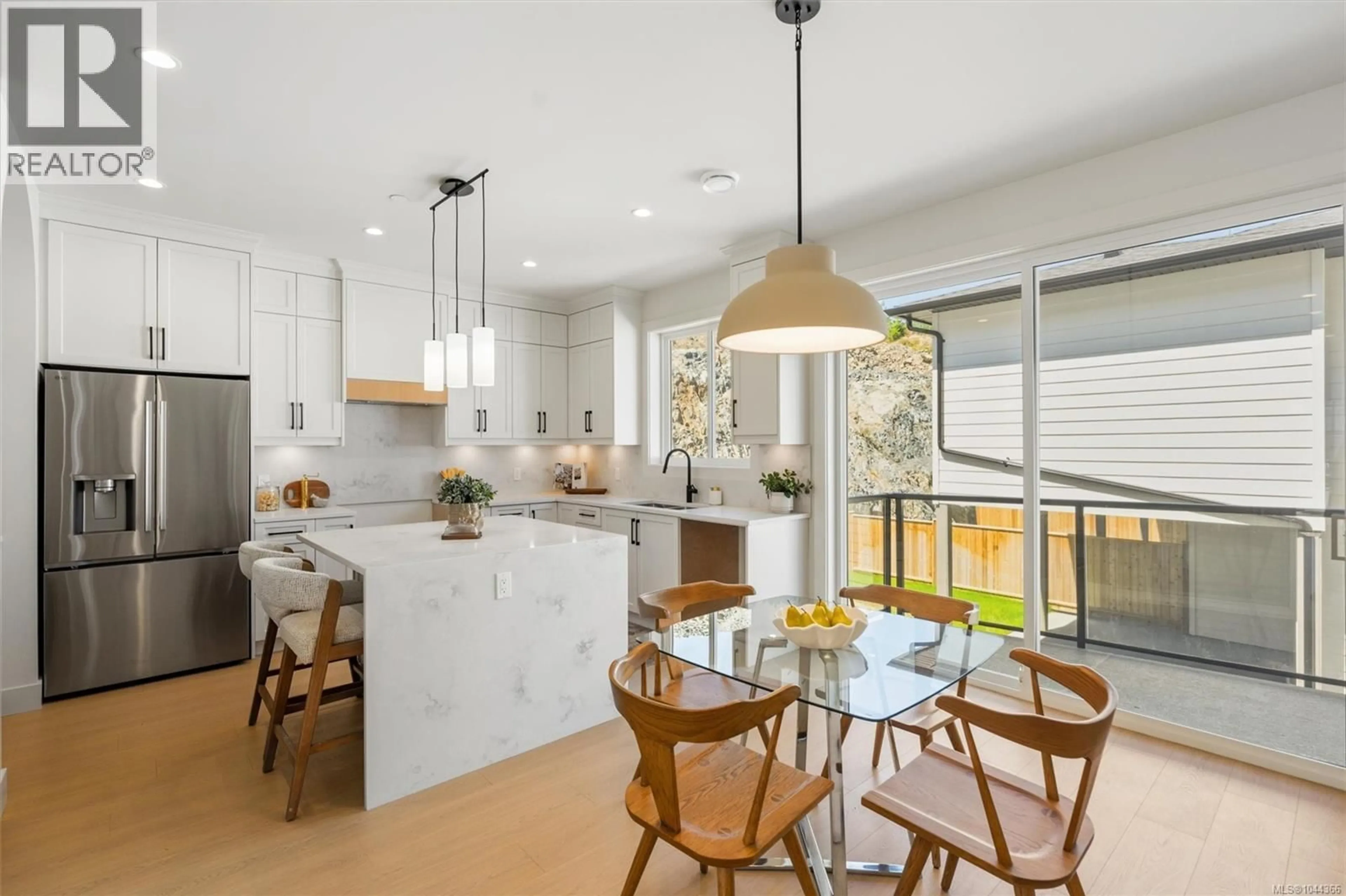 Contemporary kitchen, unknown for 830 BLACKBIRD PLACE, Langford British Columbia V9B6H4