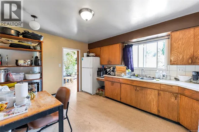 4479 MAJESTIC DRIVE, Saanich 5