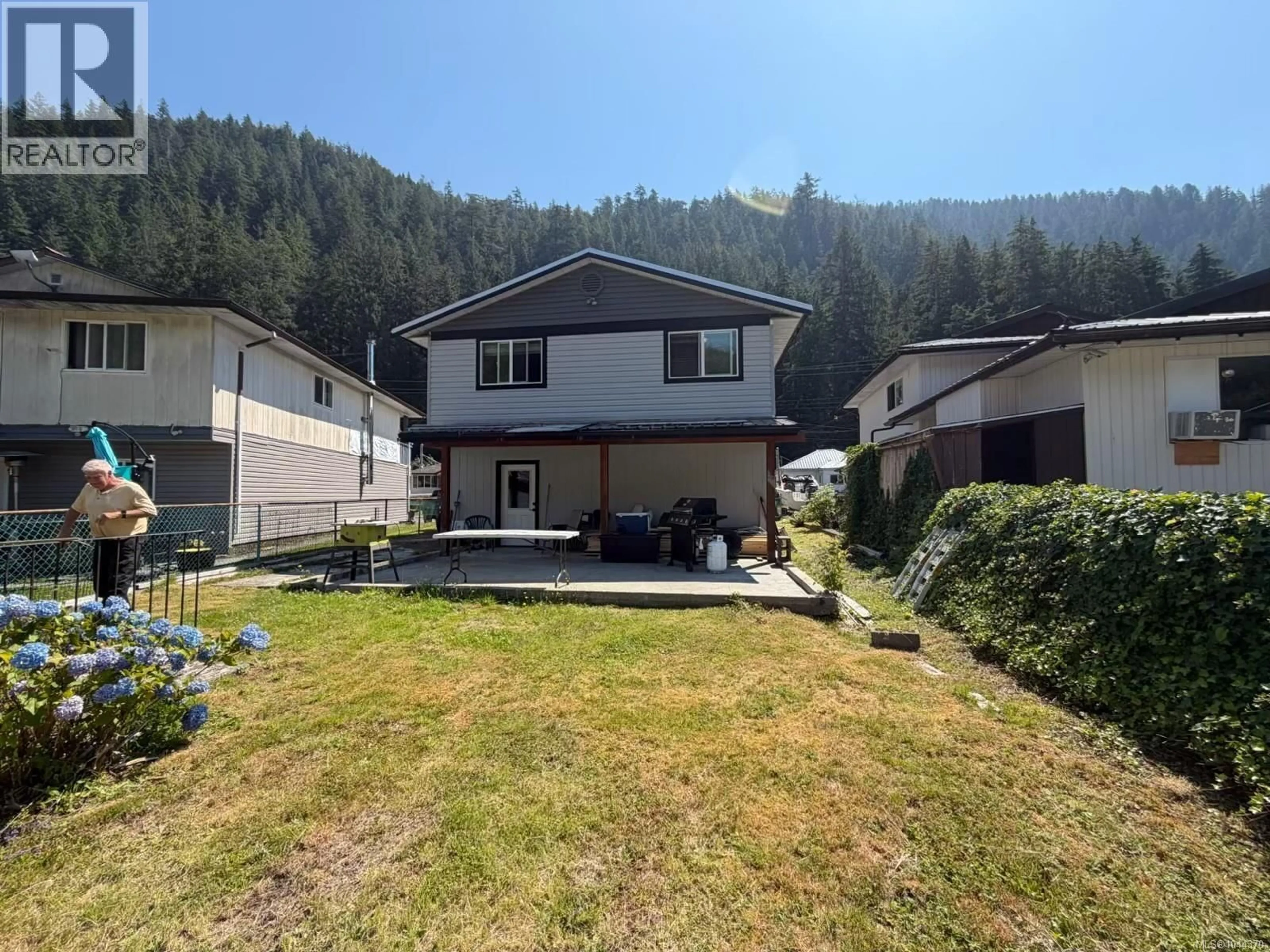 A pic from outside/outdoor area/front of a property/back of a property/a pic from drone, mountain view for 522 ALPINE VIEW ROAD, Tahsis British Columbia V0P1X0