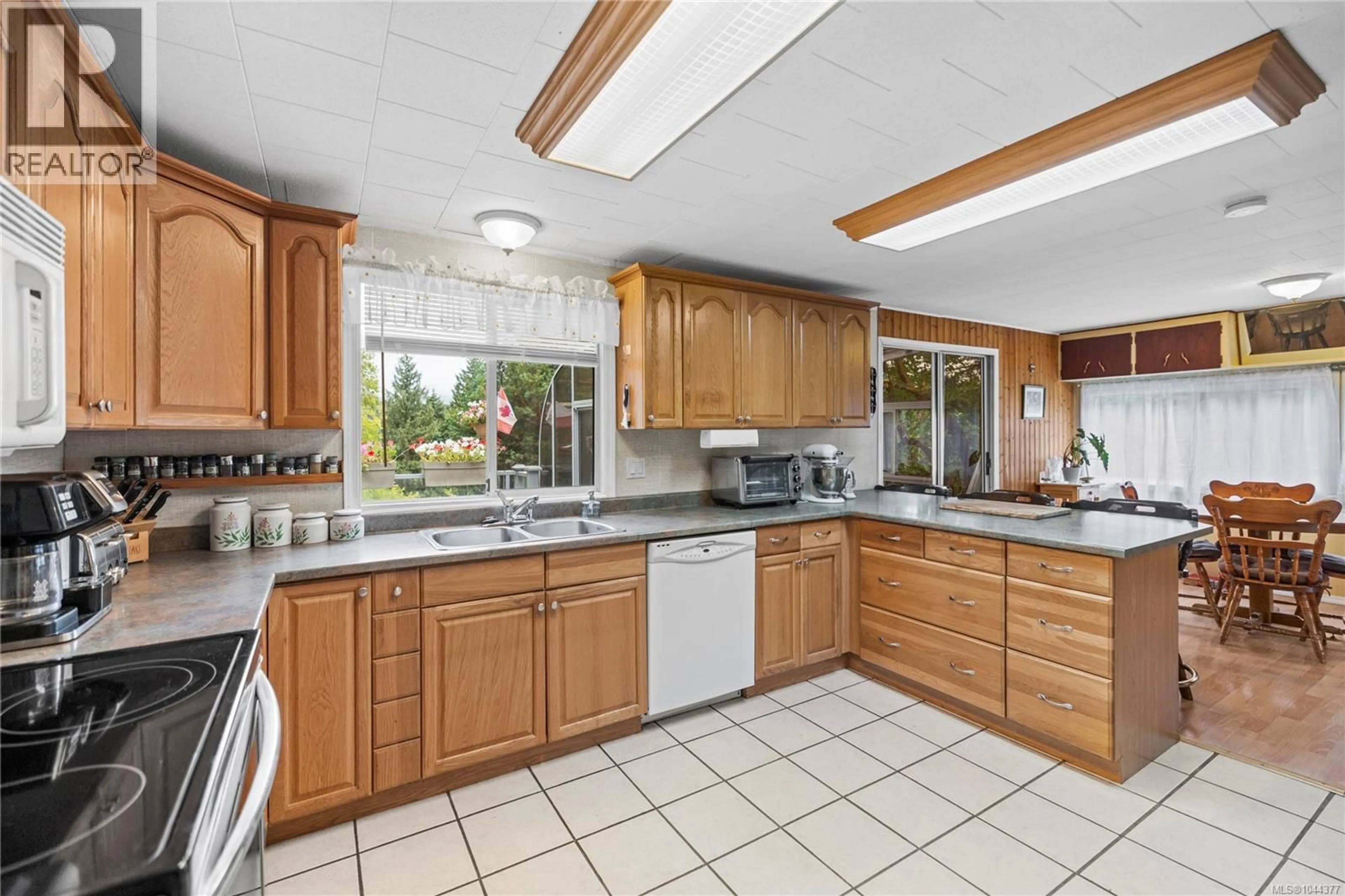 Open concept kitchen, ceramic/tile floor for 2365 COLLINS CRESCENT, Nanoose Bay British Columbia V9P9J9