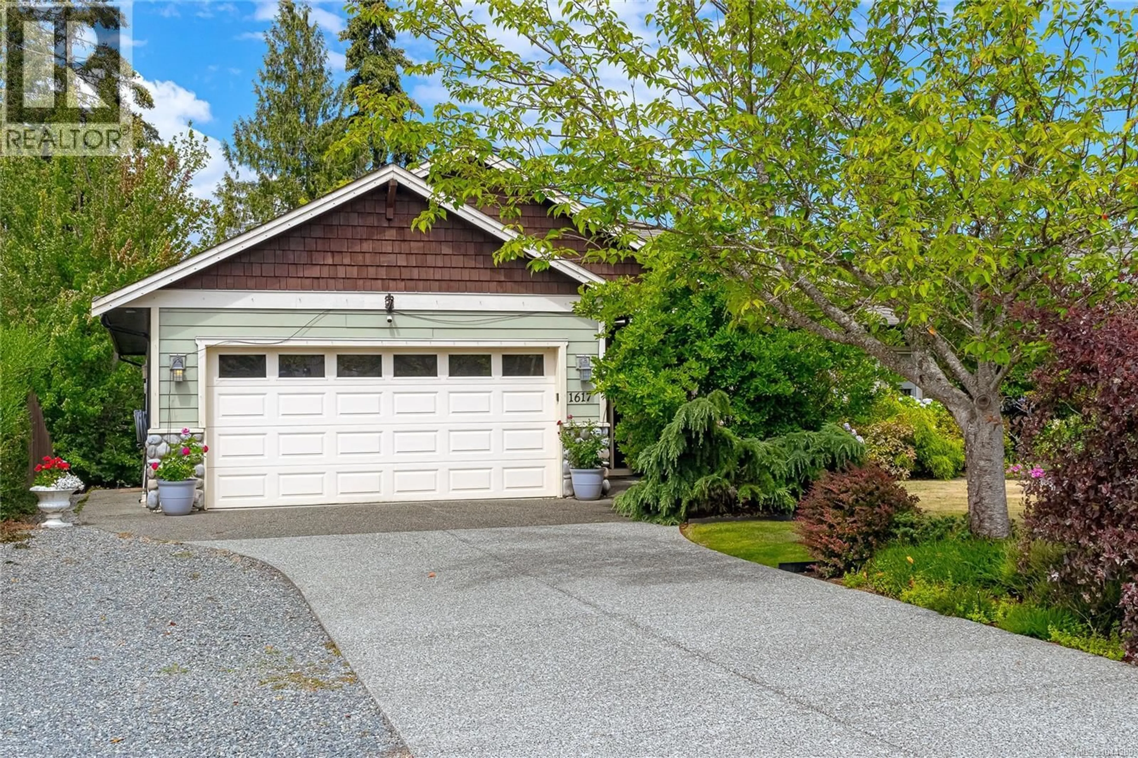 Home with vinyl exterior material, street for 1617 SIMON PLACE, Cowichan Bay British Columbia V0R1N1