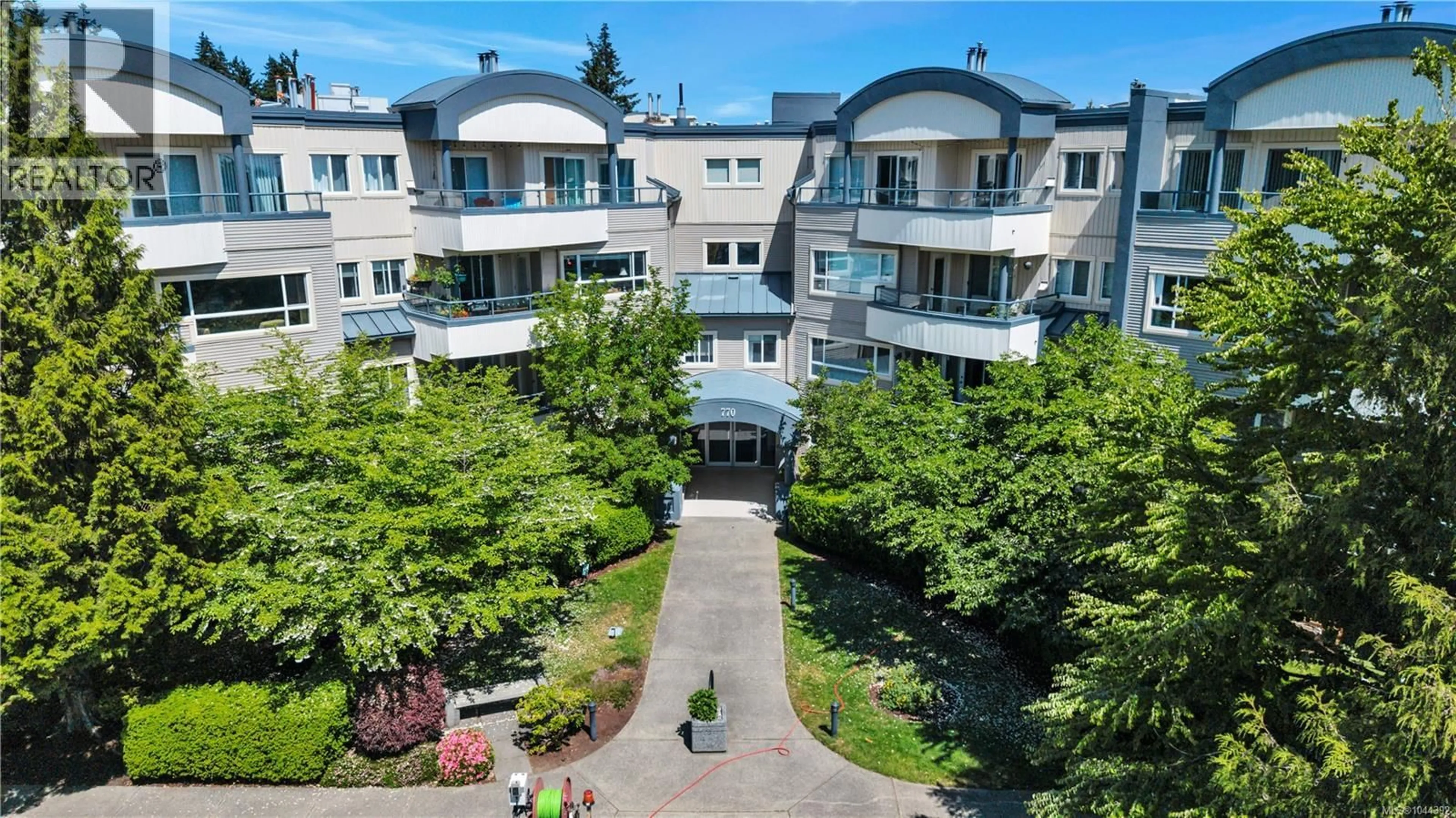 A pic from outside/outdoor area/front of a property/back of a property/a pic from drone, unknown for 204 - 770 POPLAR STREET, Nanaimo British Columbia V9S2H6