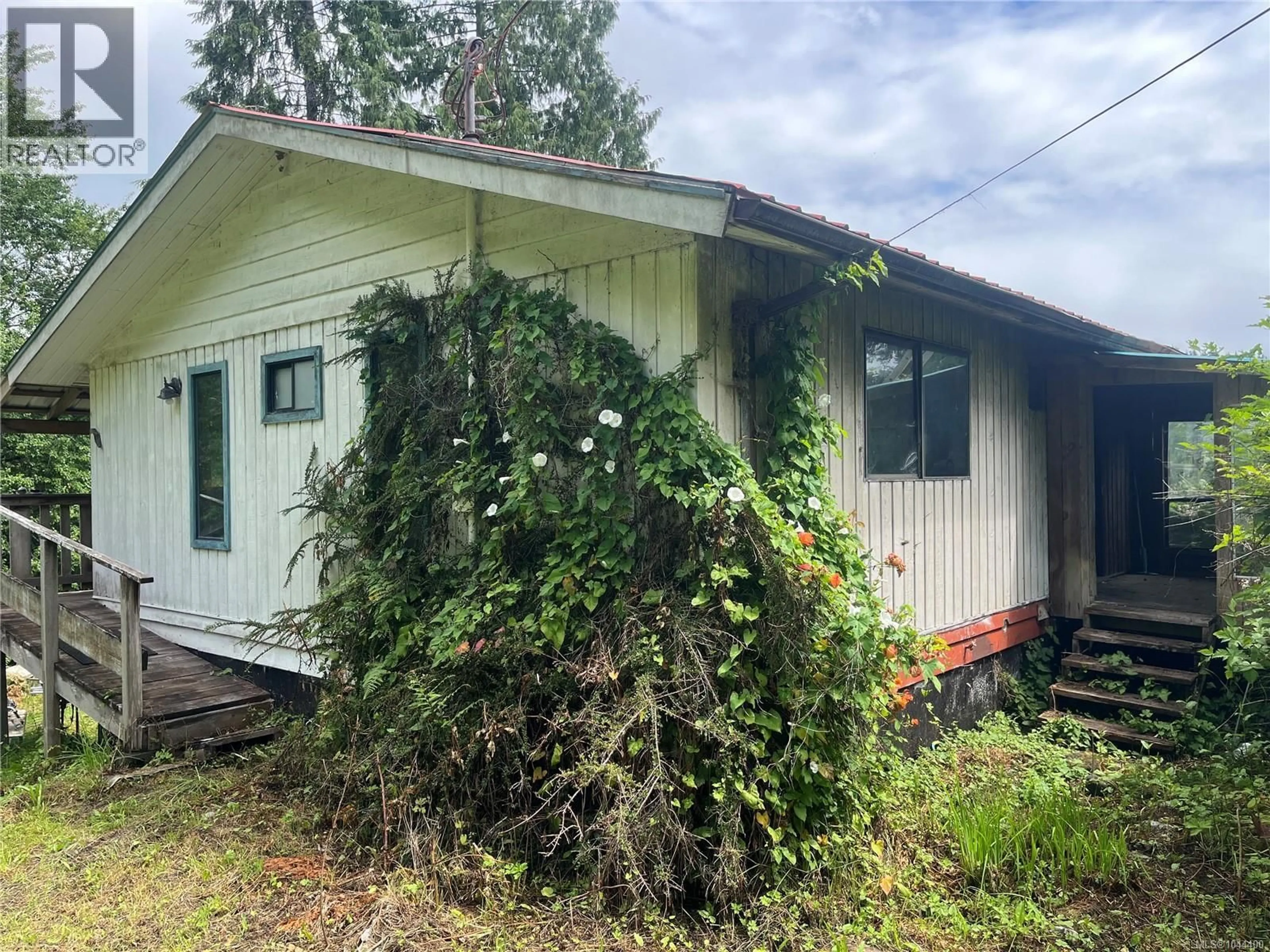 Shed for E-575 QUATSINO ROAD, Quatsino British Columbia V0N2V0