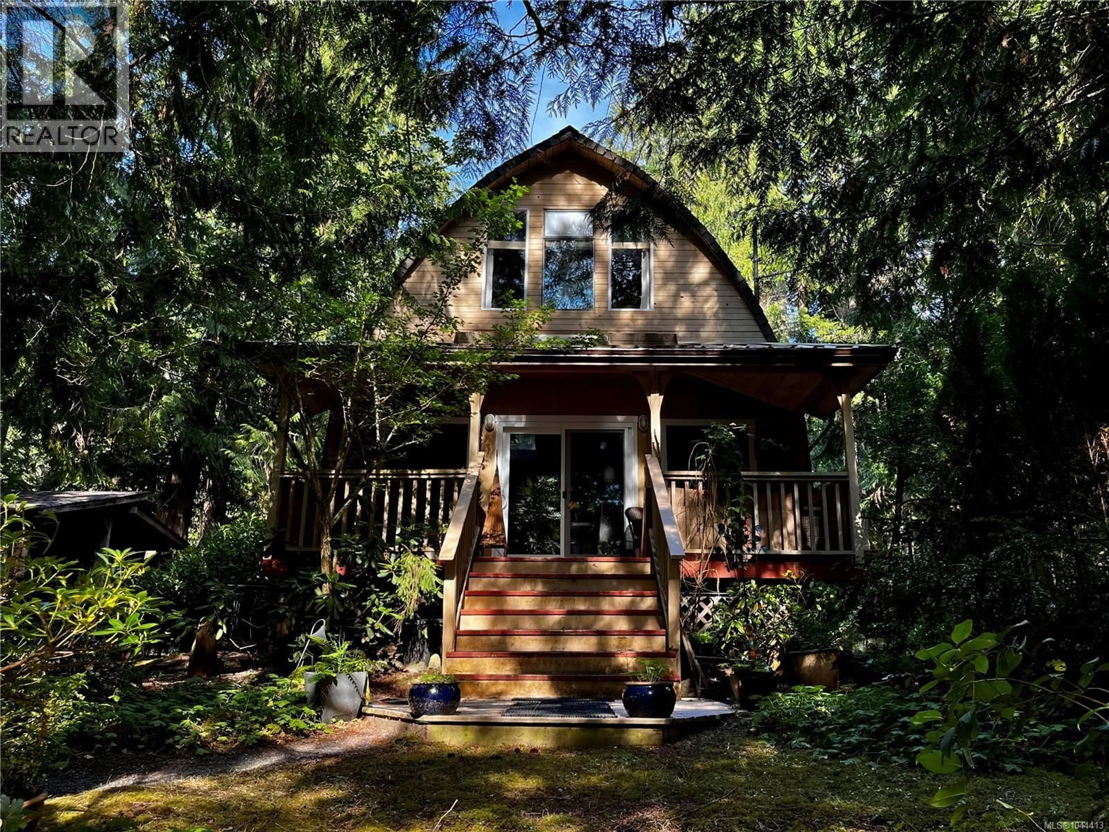 Home with vinyl exterior material, unknown for 387 LYNGAIL PLACE, Gabriola Island British Columbia V0R1X1