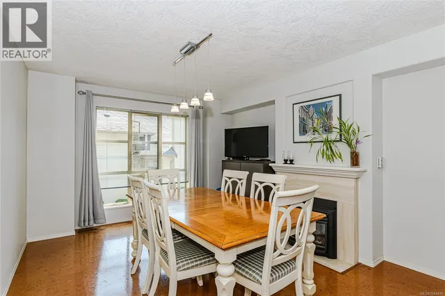 405 - 510 MARSETT PLACE, Saanich 3