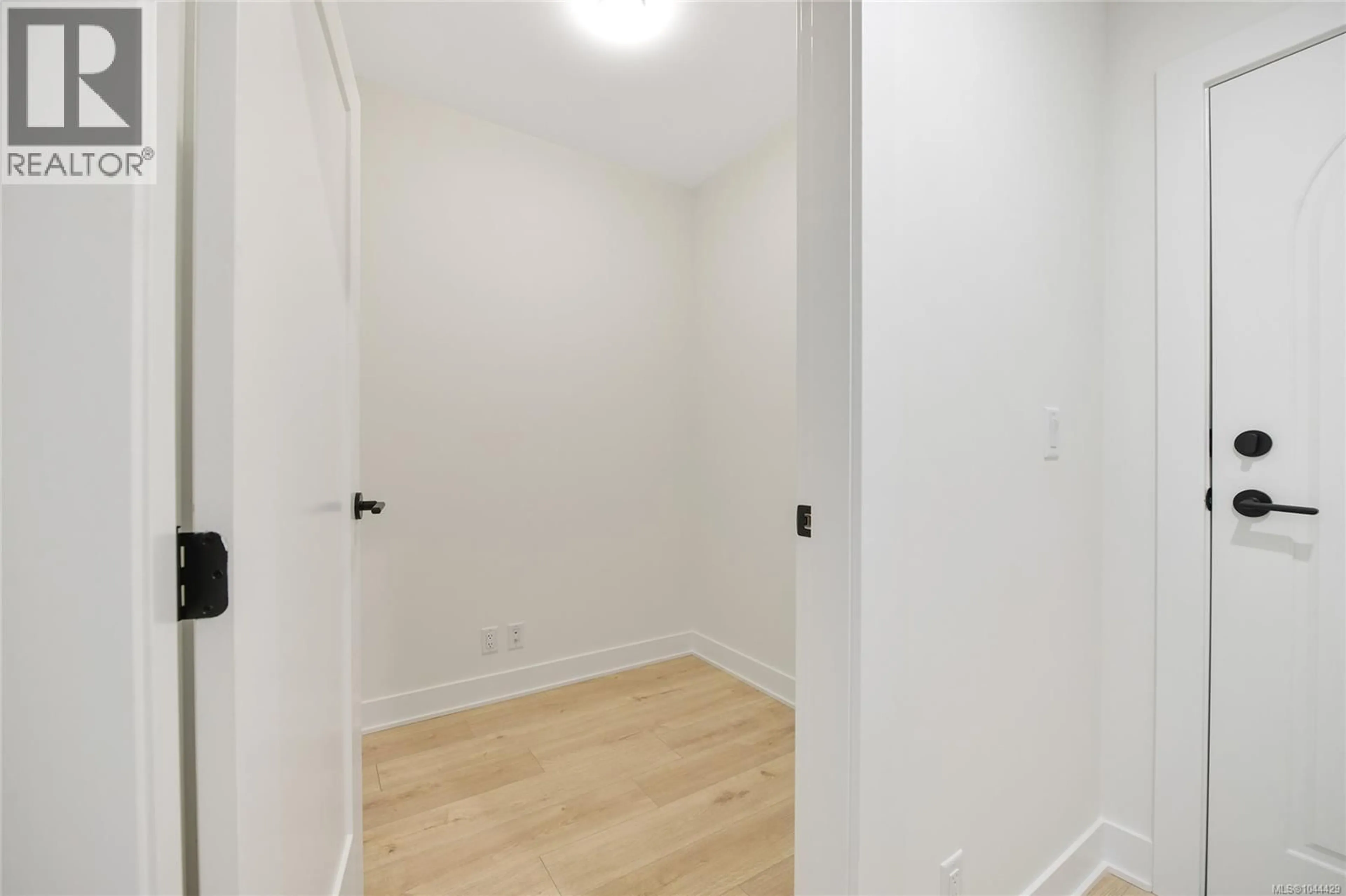 A pic of a room for 304 - 1114 SAMAR CRESCENT, Langford British Columbia V9B7C5