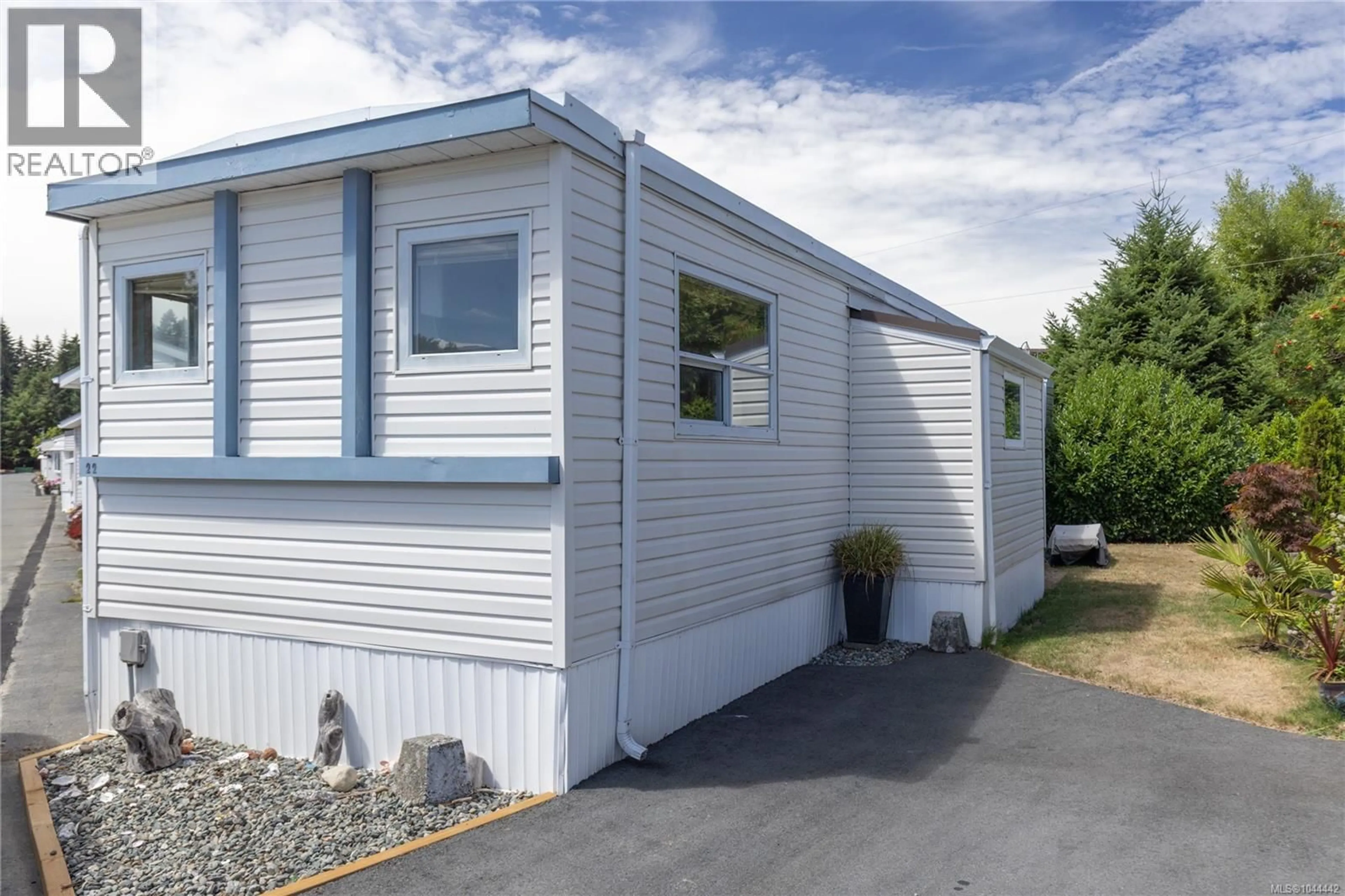 Home with vinyl exterior material, street for 22 - 6245 METRAL DRIVE, Nanaimo British Columbia V9T6P8