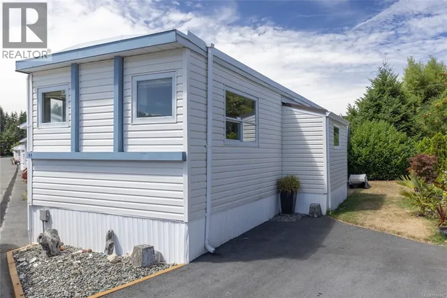 22 - 6245 METRAL DRIVE, Nanaimo 2