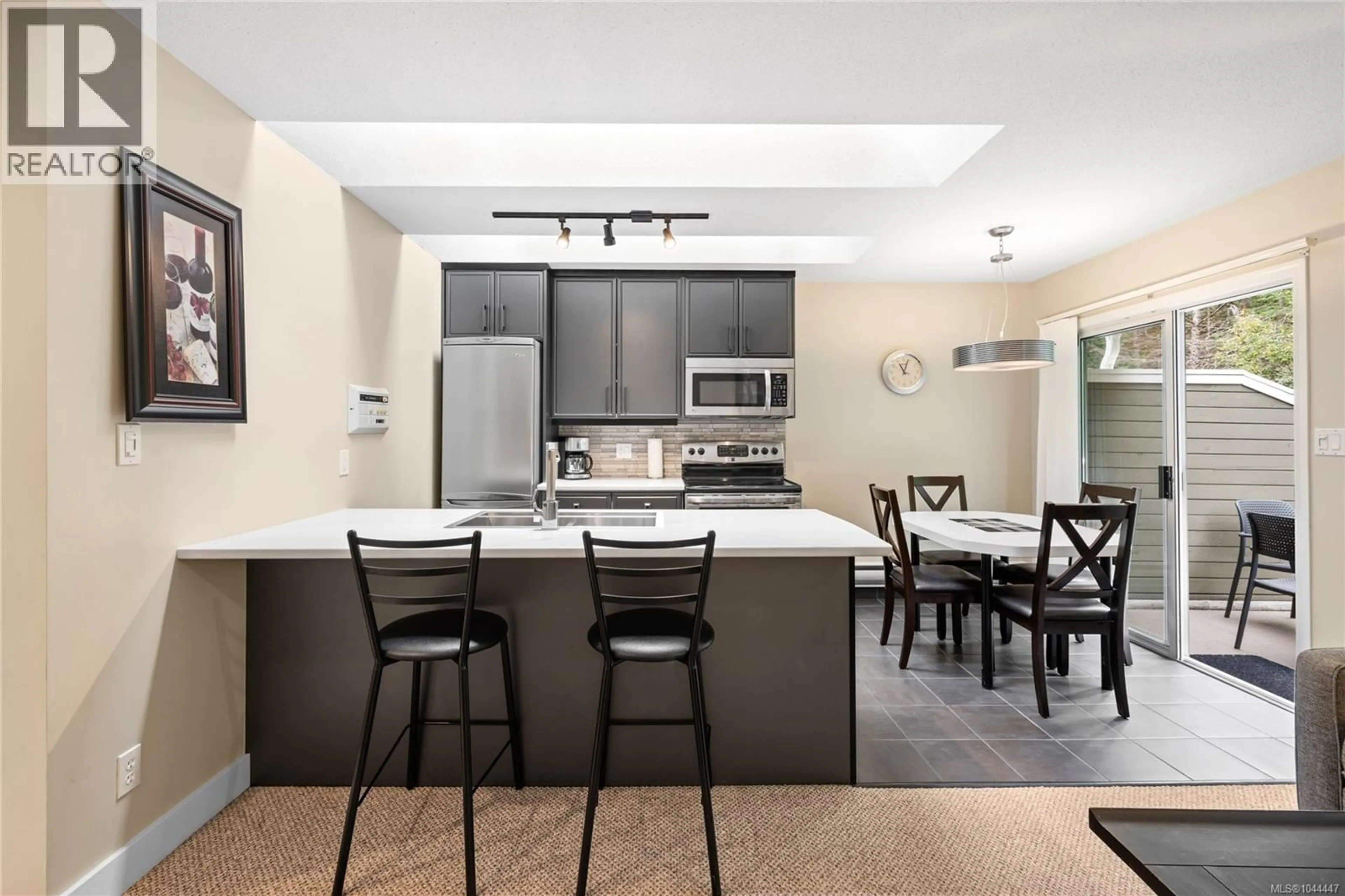 Open concept kitchen, ceramic/tile floor for 76 - 1135 RESORT DRIVE, Parksville British Columbia V9P2T6