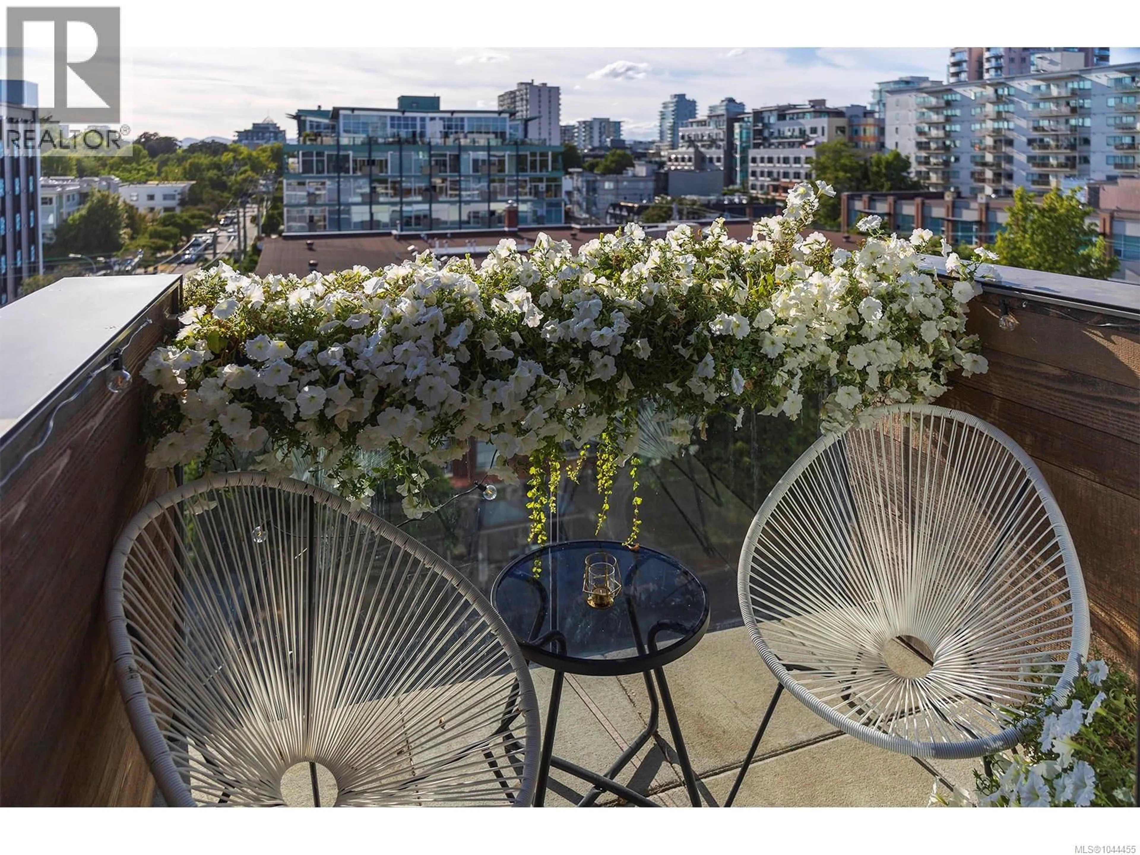 Balcony in the apartment, water/lake/river/ocean view for 502 - 1033 COOK STREET, Victoria British Columbia V8V0E1